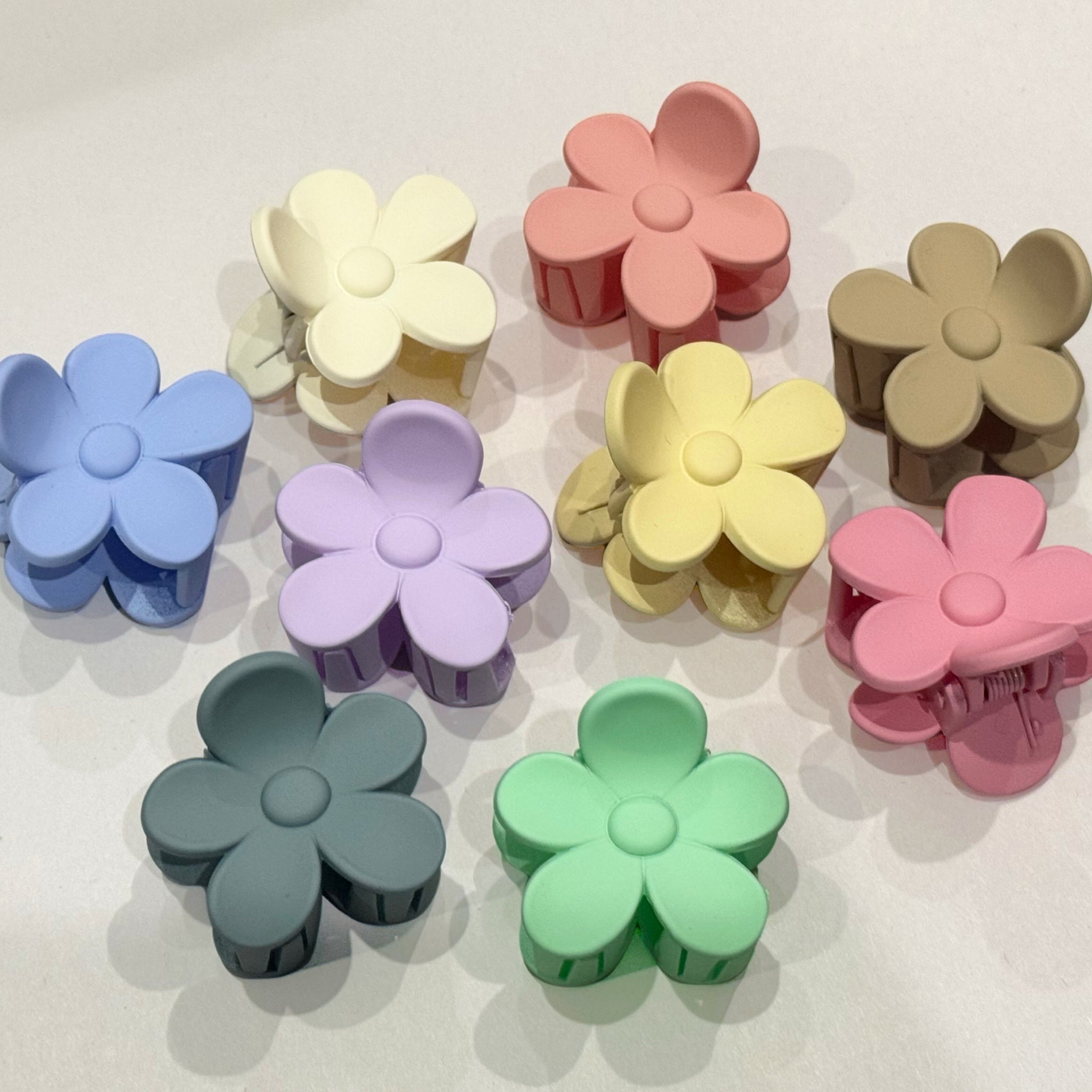 Flower Claw Hair Clip - bubblegum market
