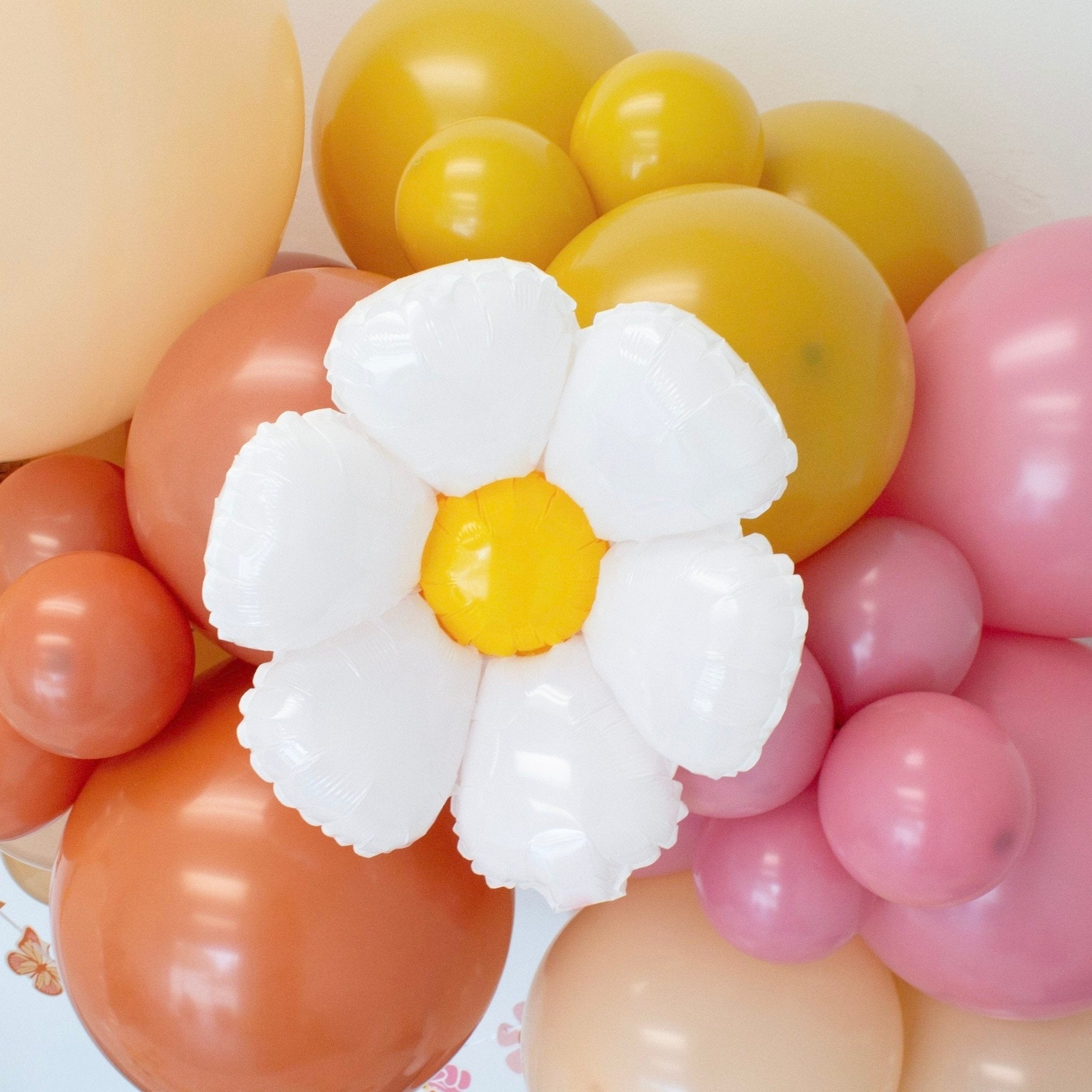 Groovy Daisy Flower Balloon 18" - bubblegum market