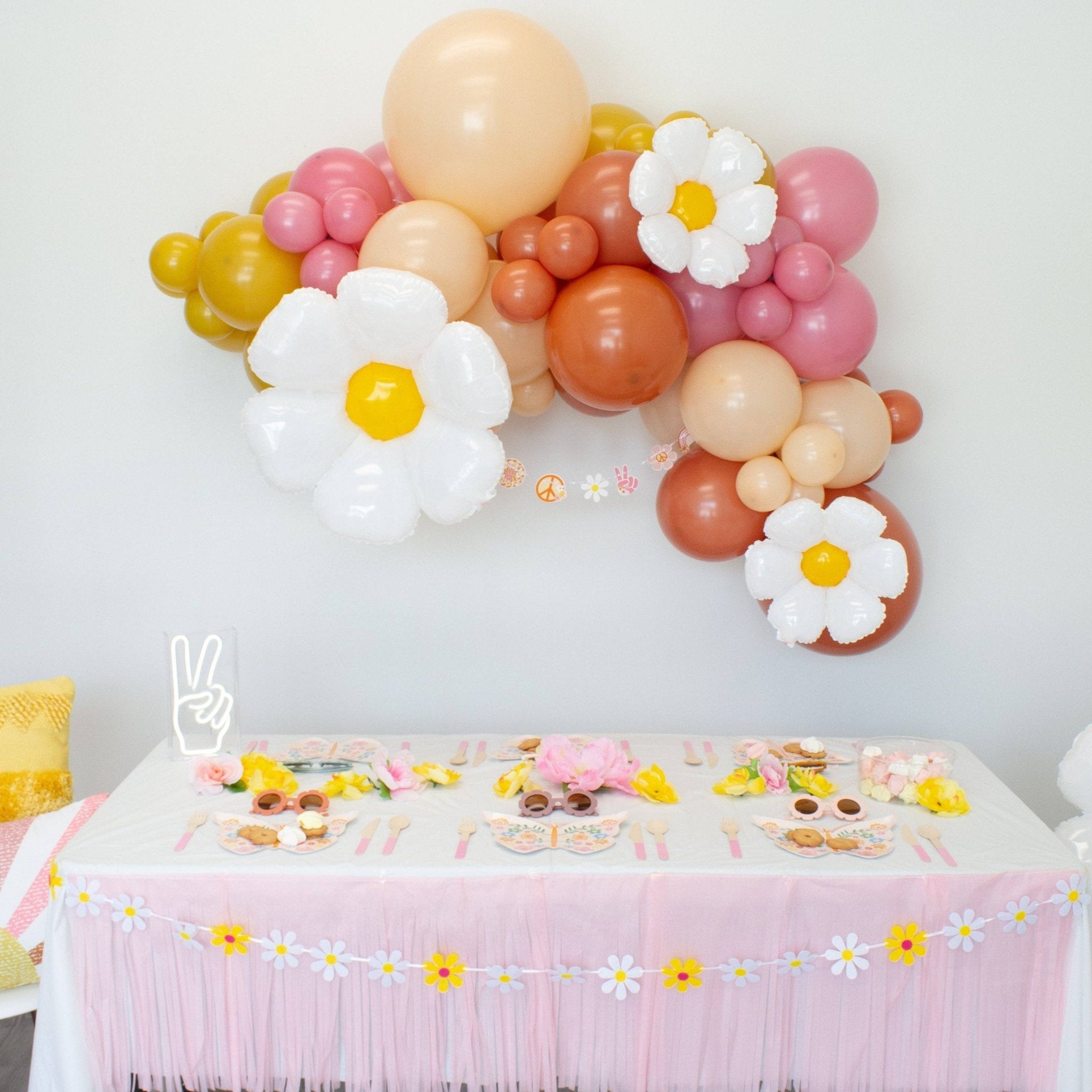 Groovy Daisy Flower Balloon 18" - bubblegum market