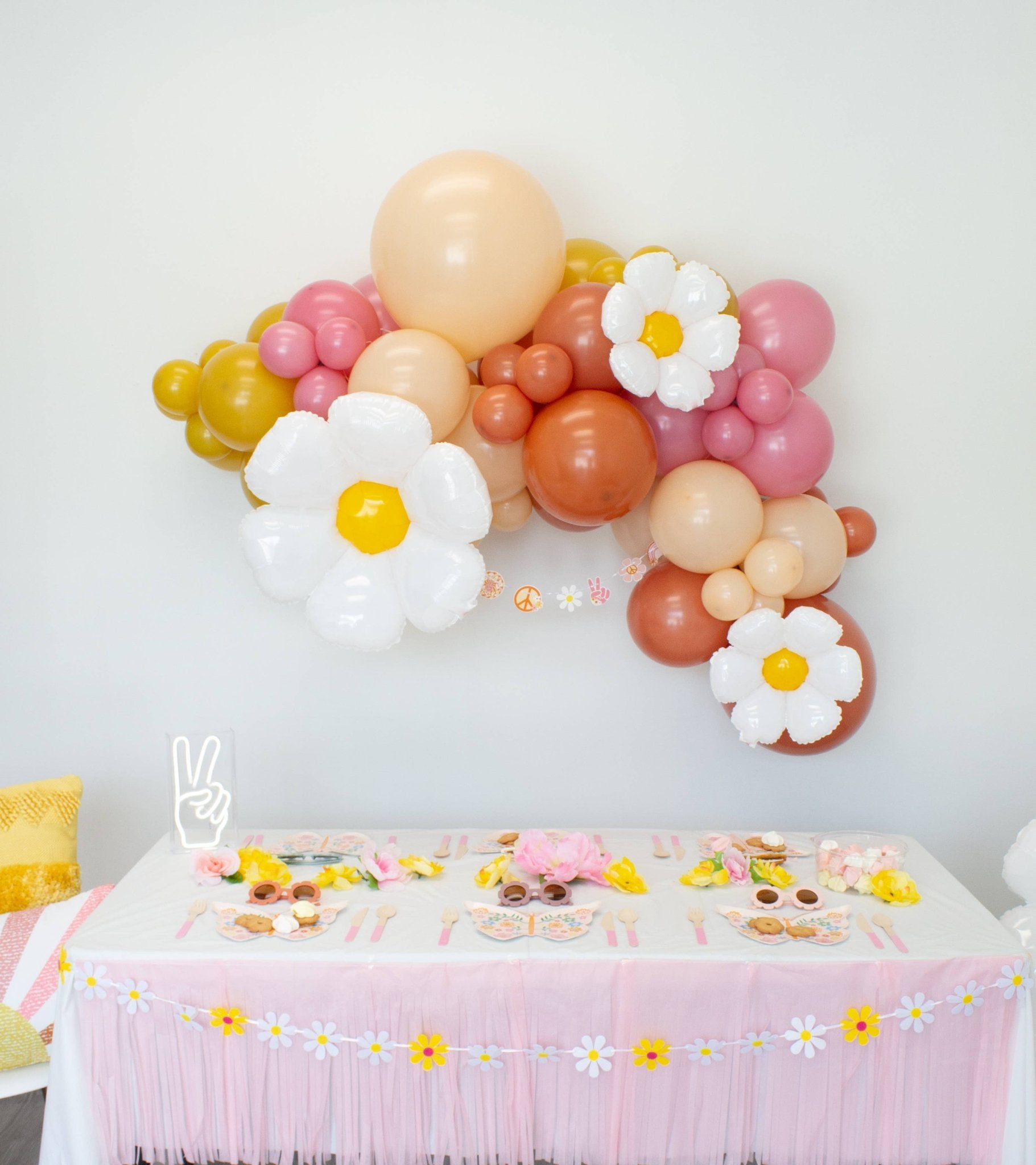 Groovy Daisy Flower Balloon 28" - bubblegum market