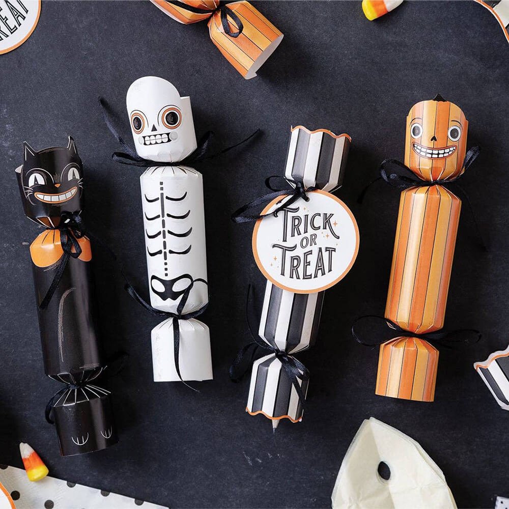Halloween Characters Party Crackers - bubblegum market