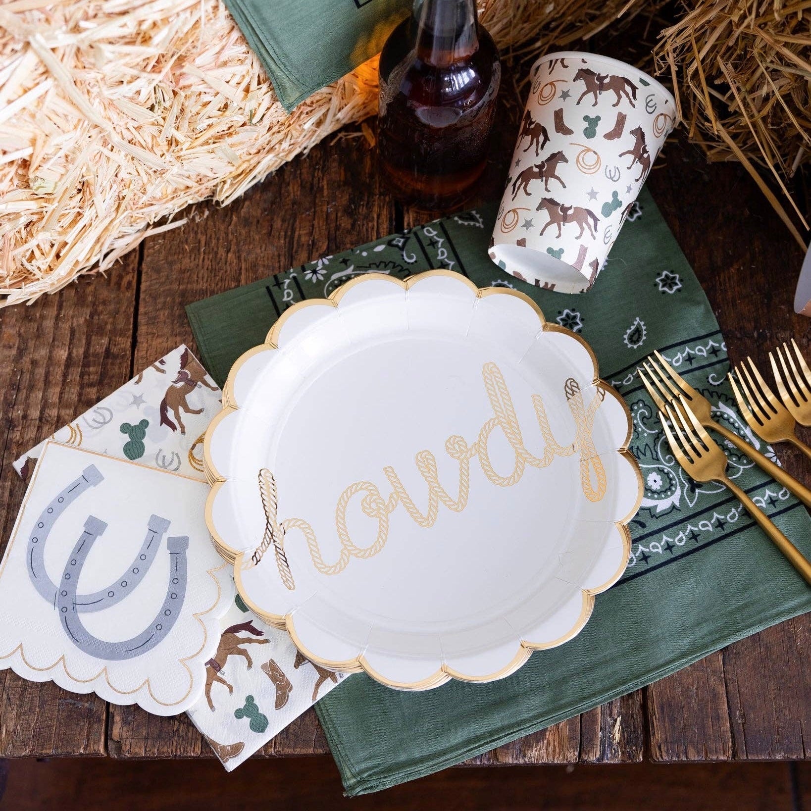 Howdy Paper Party Plates 9" - bubblegum market