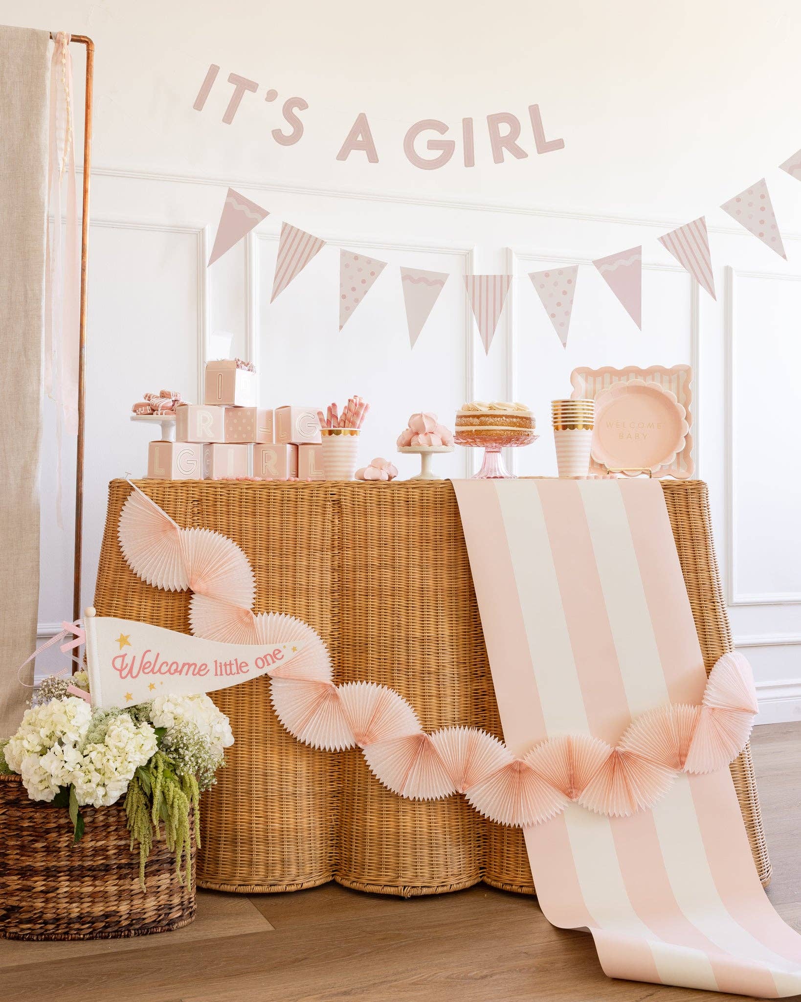 "IT'S A GIRL" Baby Pink Banner Set - bubblegum market