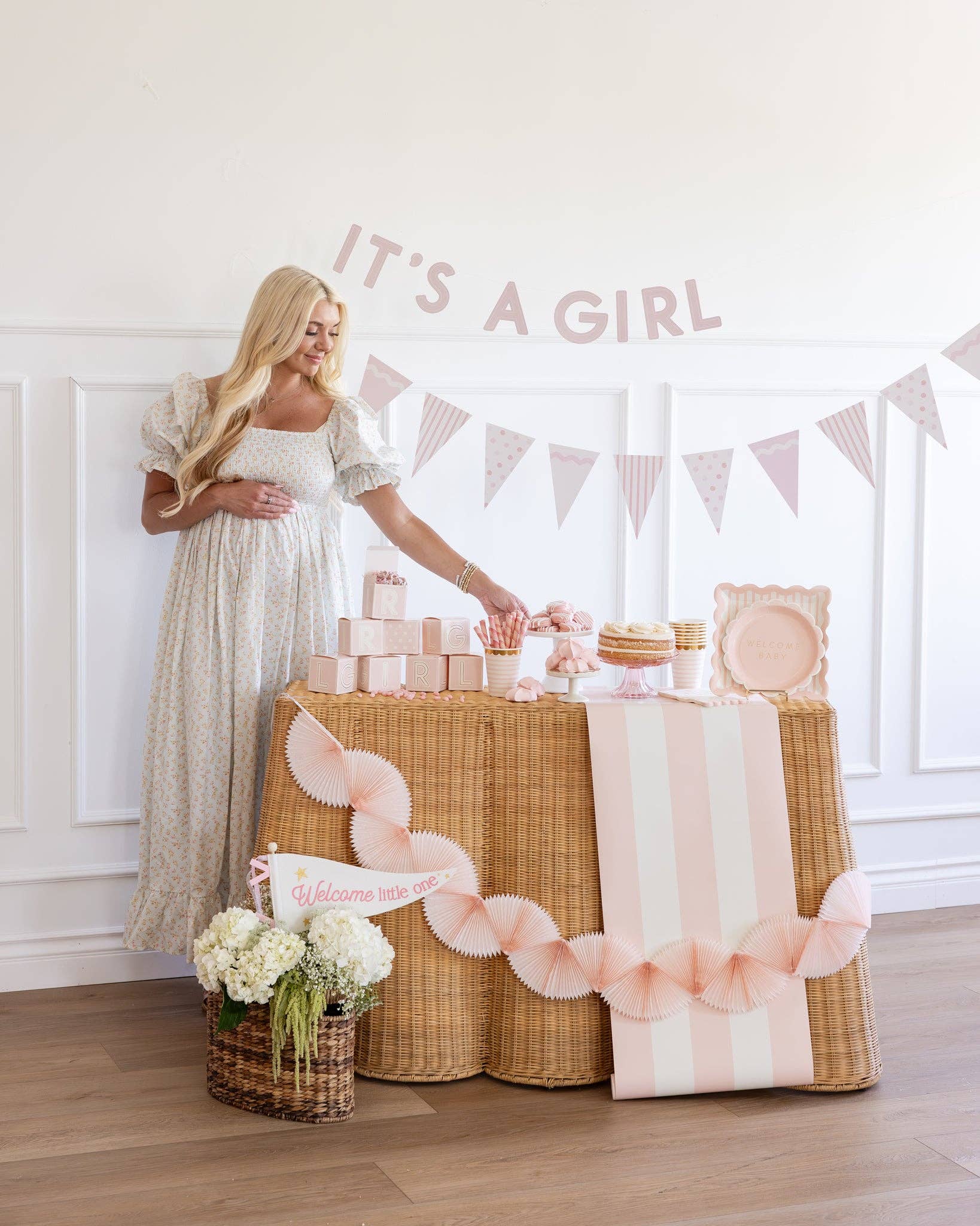 "IT'S A GIRL" Baby Pink Banner Set - bubblegum market