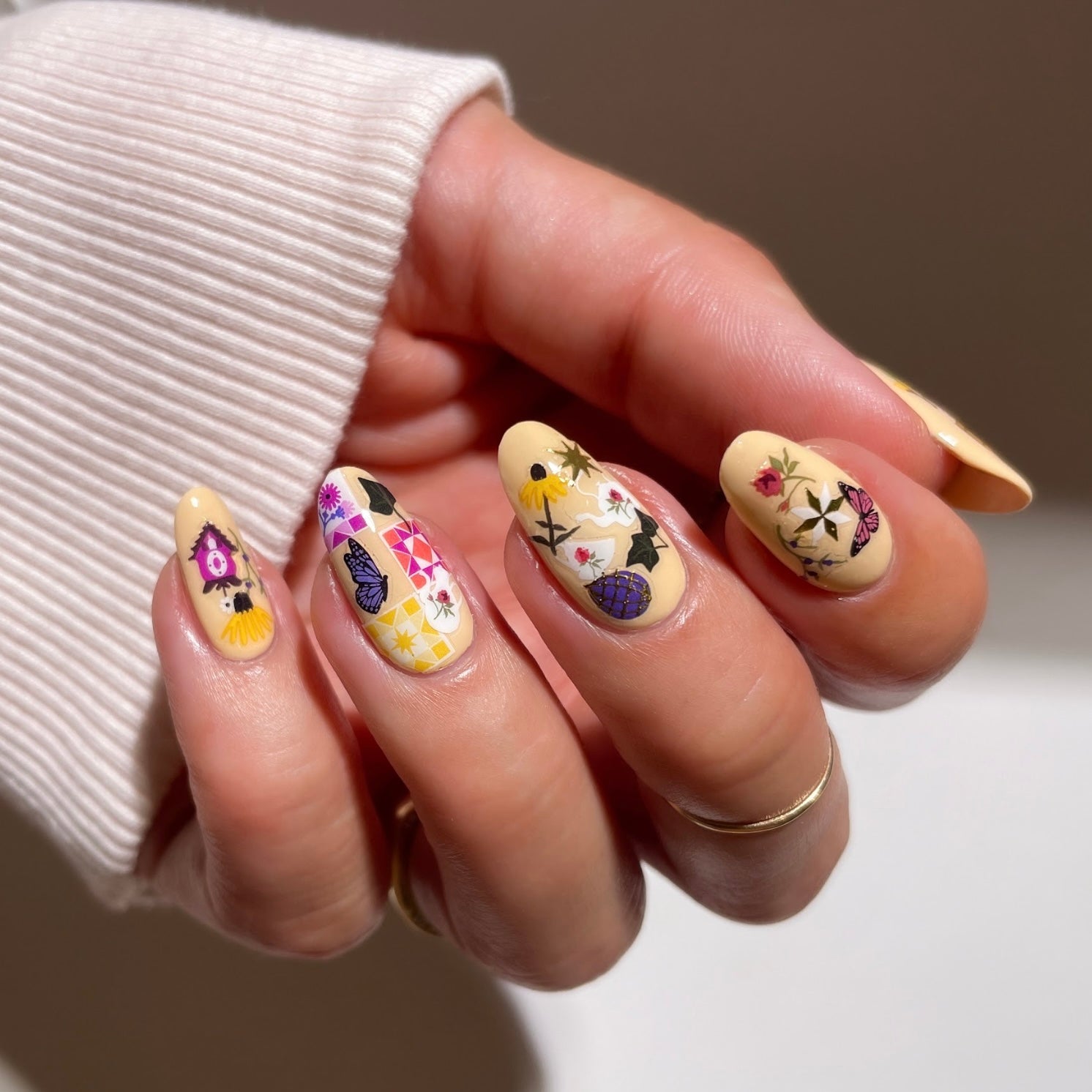 Nail Art Stickers: Hidden Hill - bubblegum market