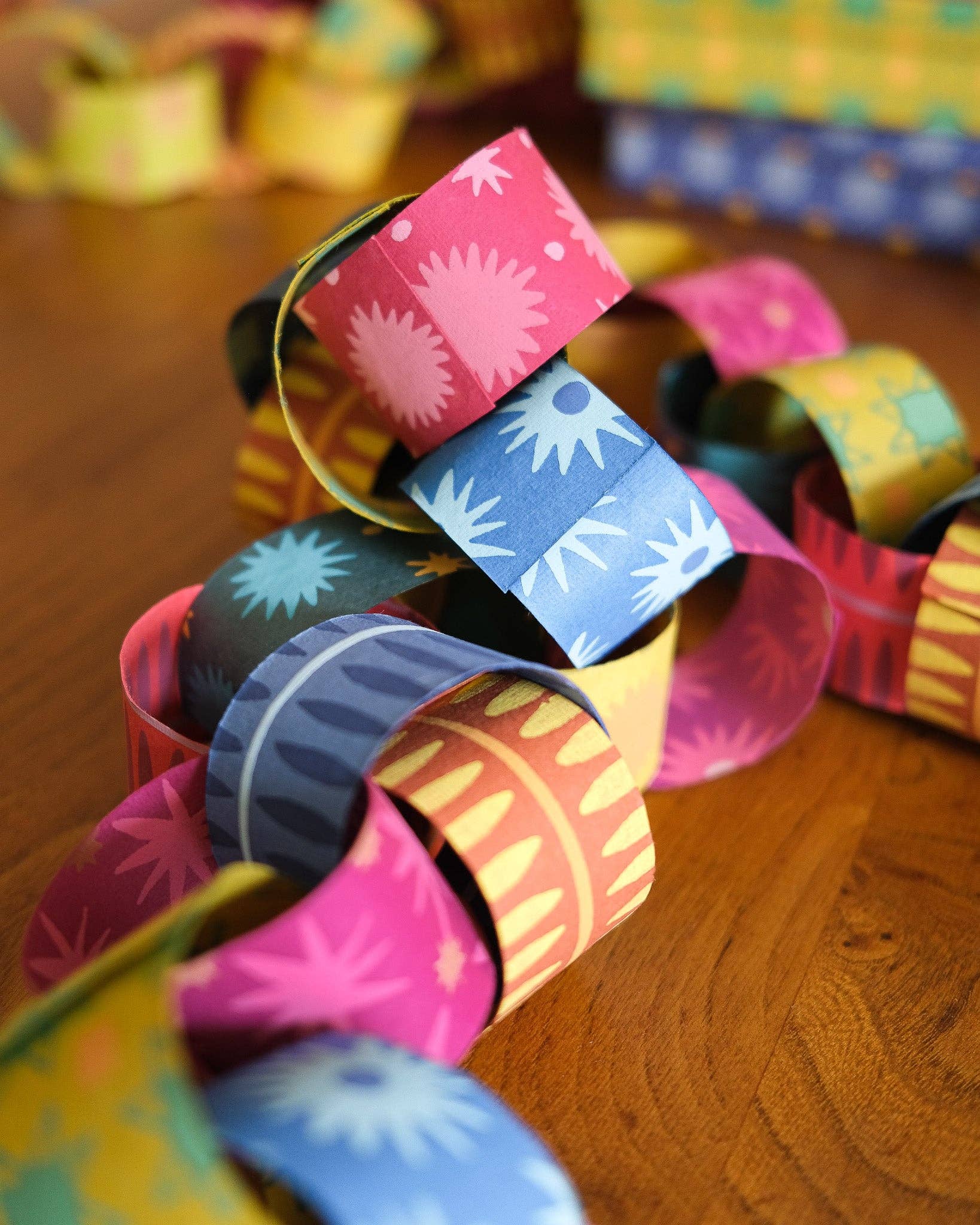 Pink & Red Paper Chain Kit - bubblegum market