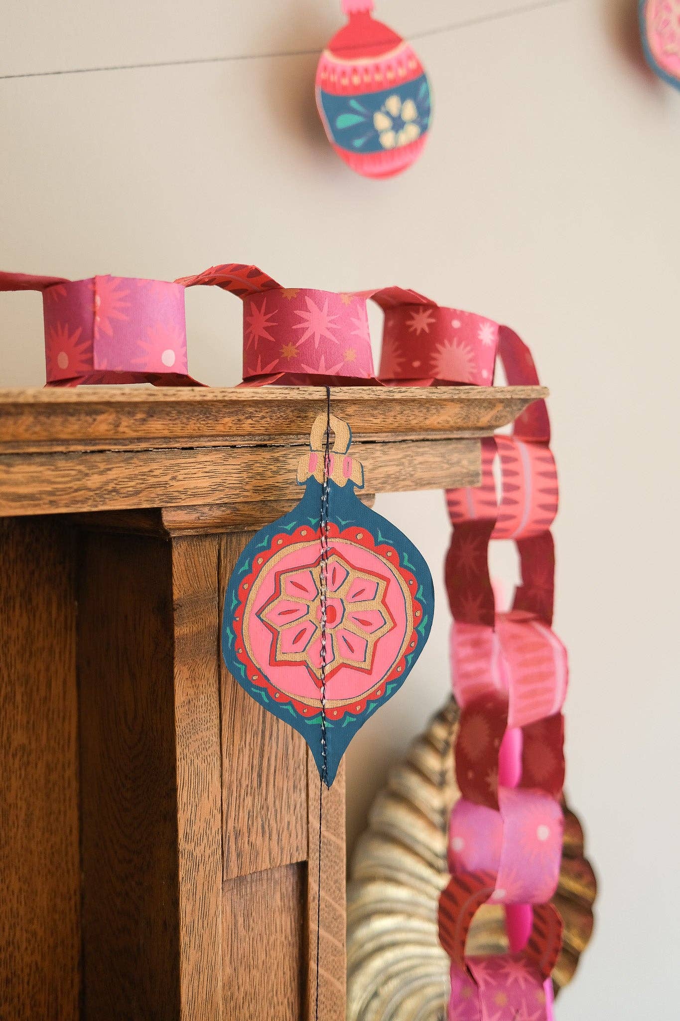 Pink & Red Paper Chain Kit - bubblegum market
