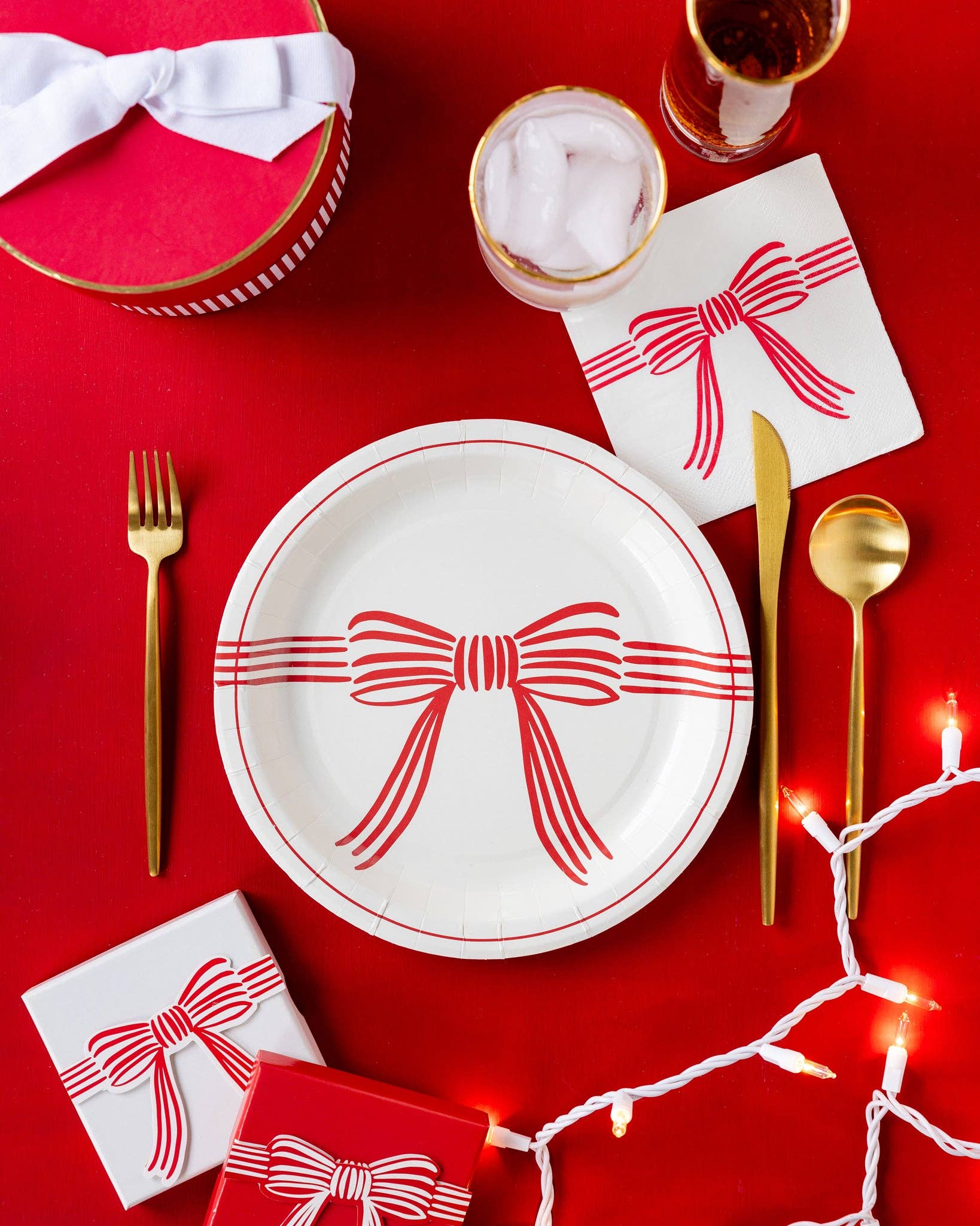 Red Bow Paper Plates 9" - bubblegum market