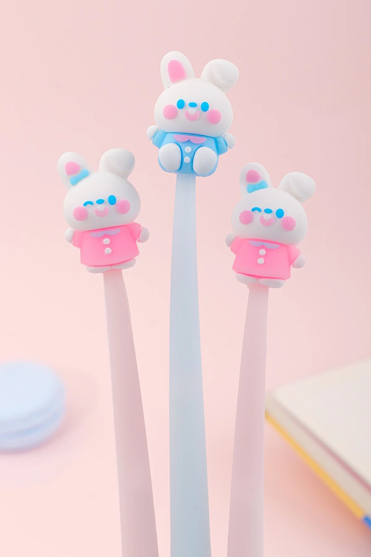 Wiggle Rabbit Gel Pen - bubblegum market
