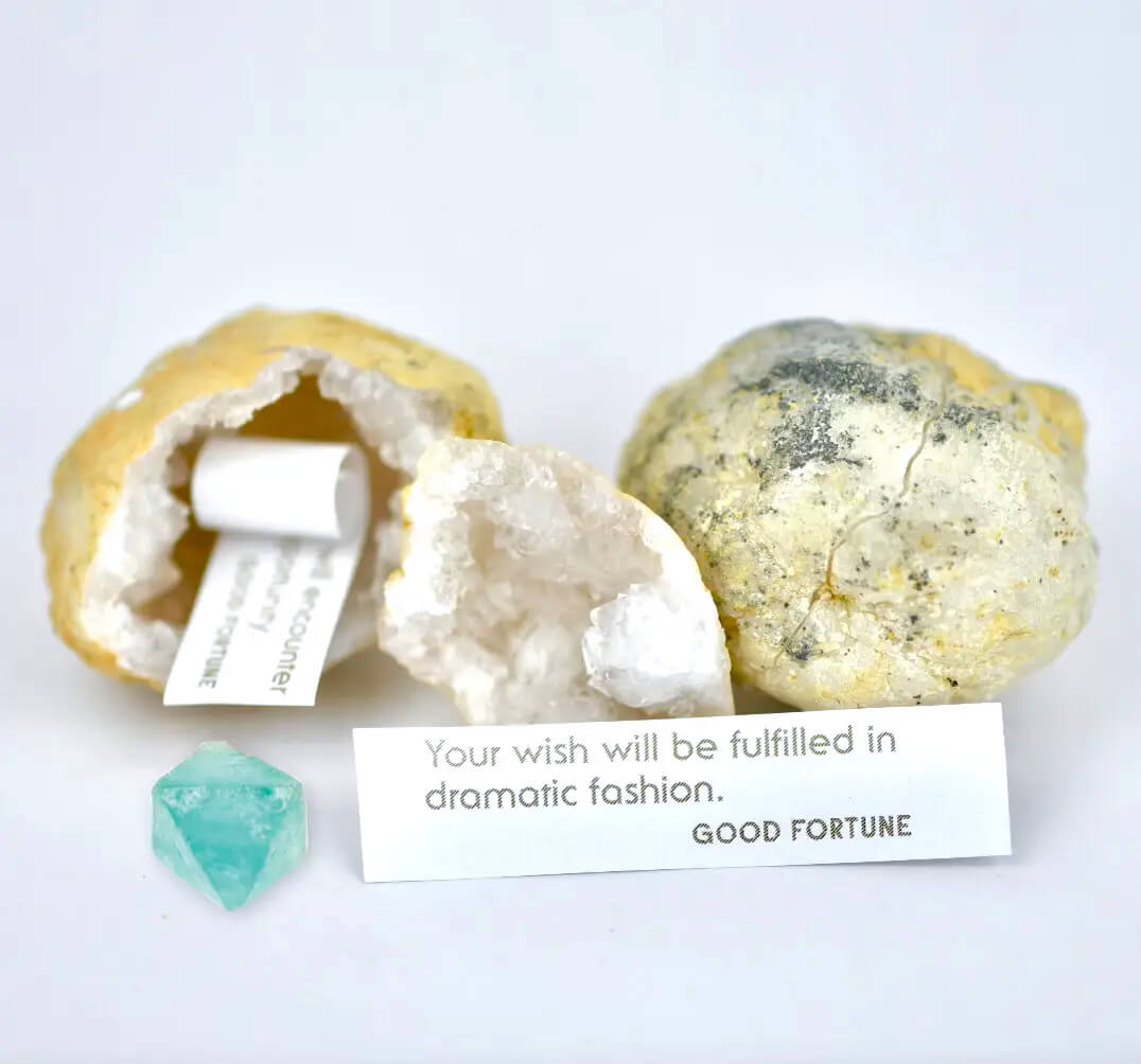 Crystal Geode Surprise - bubblegum market