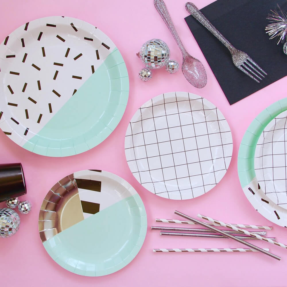Memphis Mint Paper Plates 7in - bubblegum market