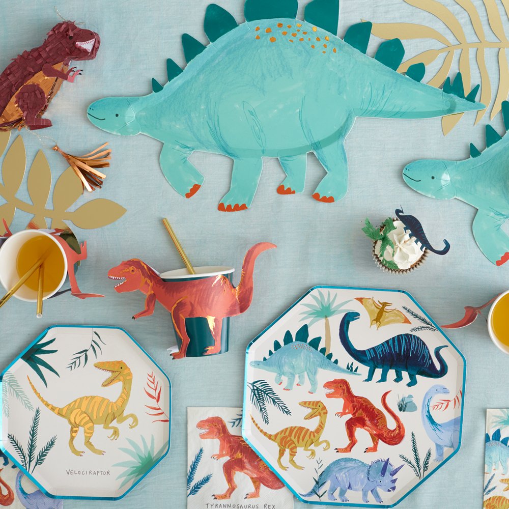meri-meri-party-dinosaur-kingdom-stegosaurus-platter-plates-napkins-cups-styled
