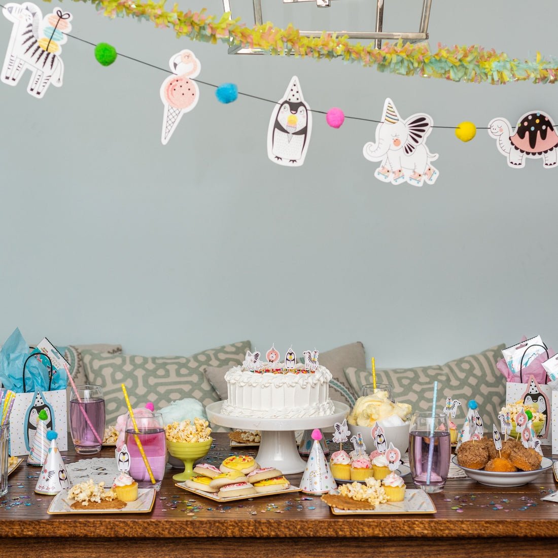 Party Animal Pom - Pom Banner - bubblegum market