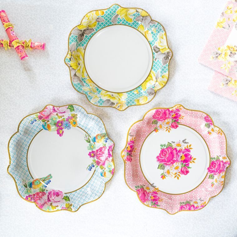 Truly Scrumptious Pretty Plates 8" - bubblegum market