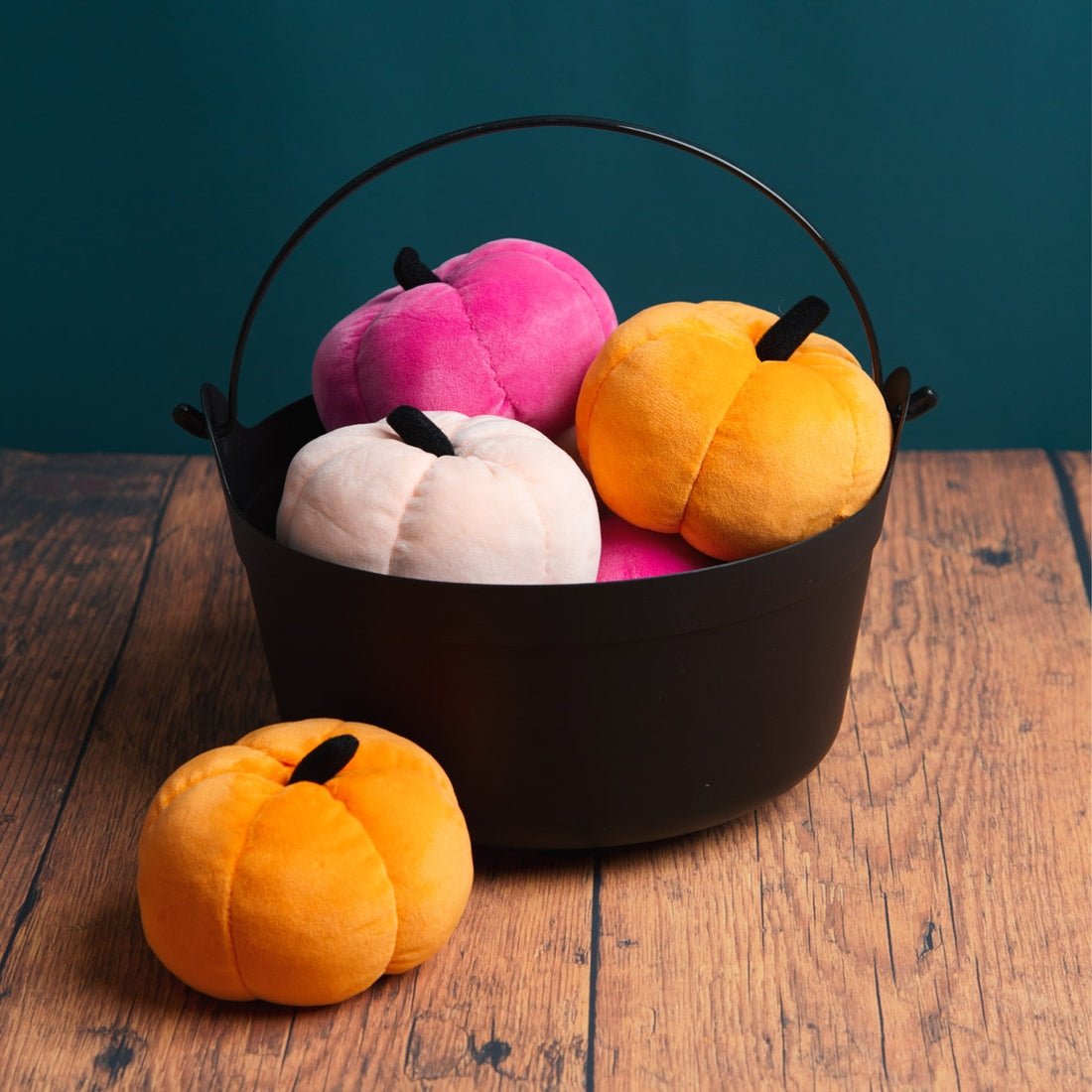 Velvet Pumpkin - bubblegum market
