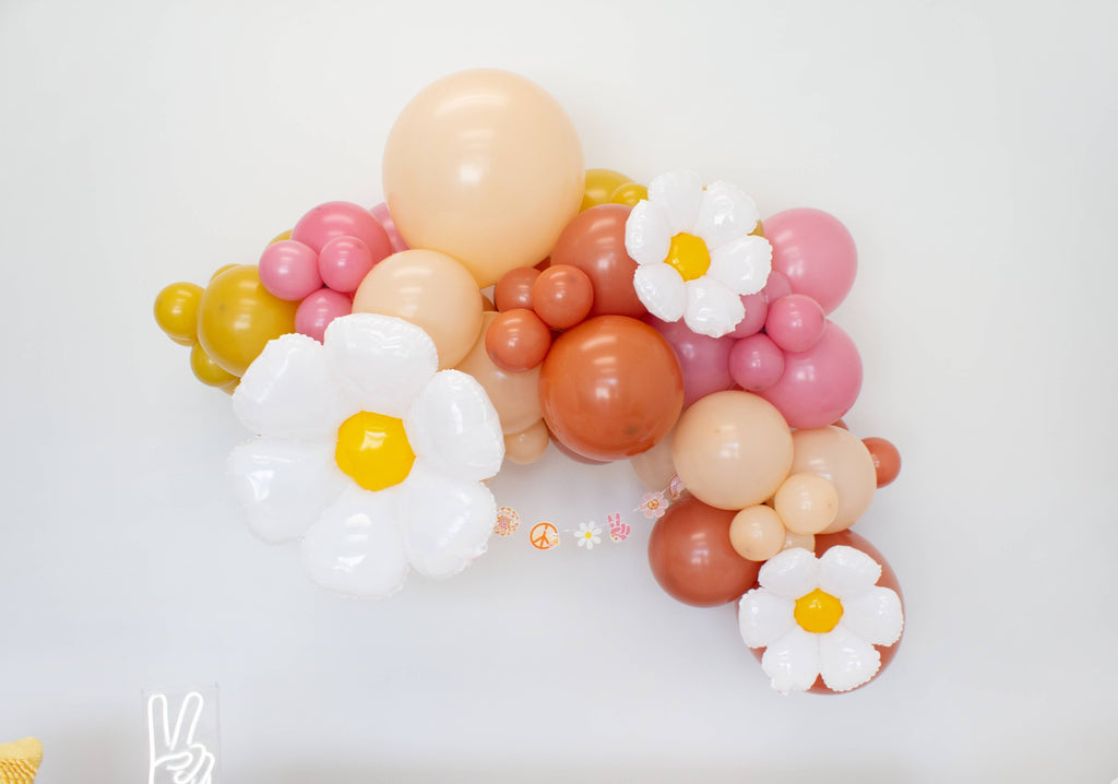Groovy Daisy Flower Balloon 28"