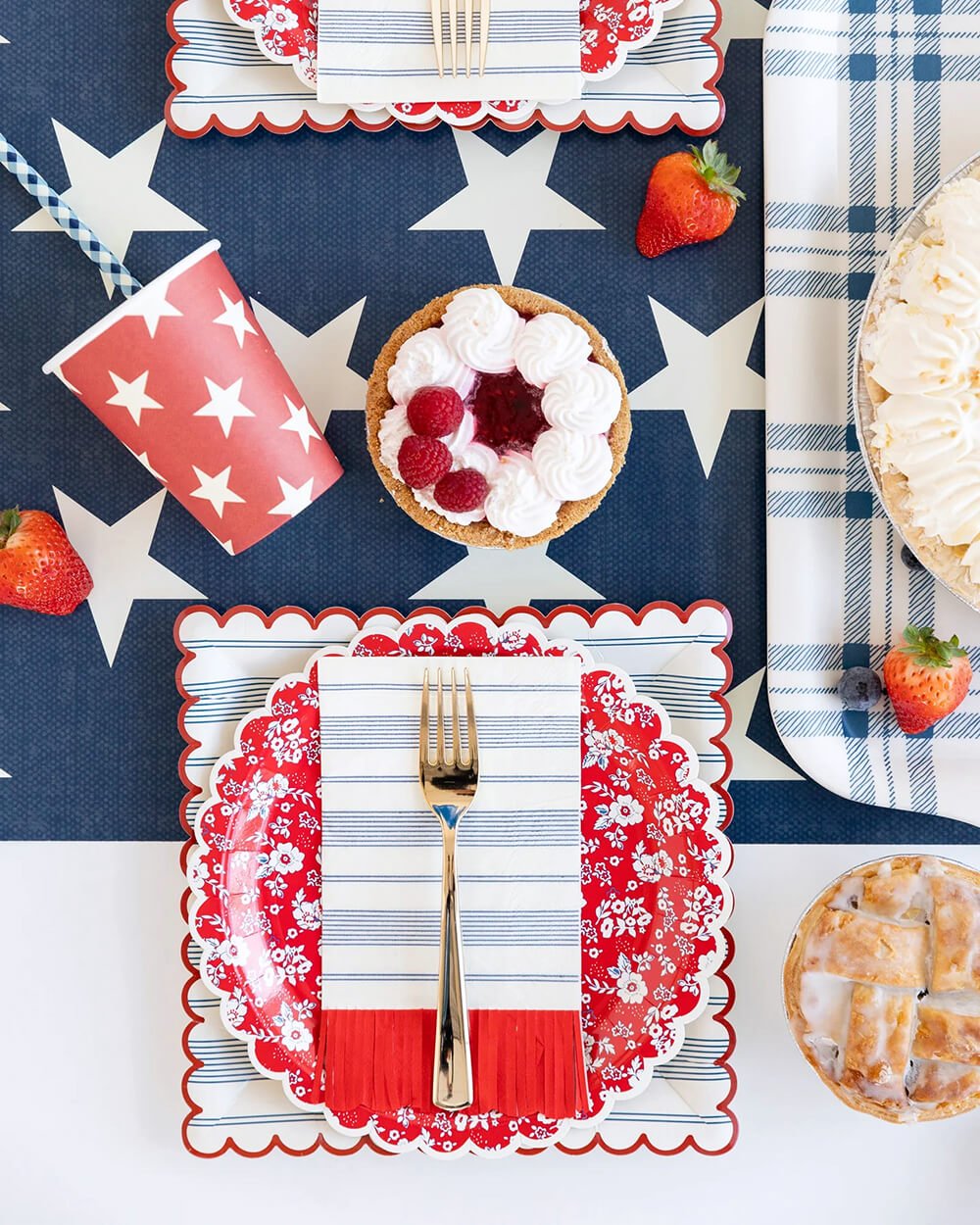 Blue Star Table Runner - bubblegum market