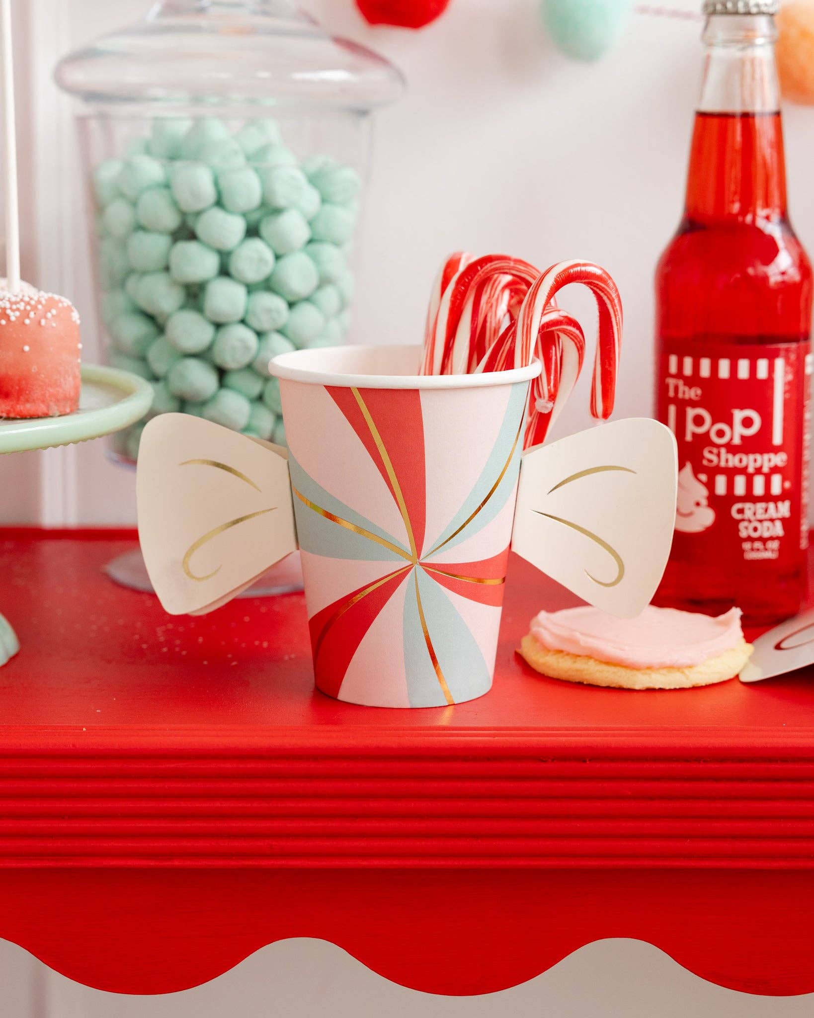 Candy Cane Lane Handled Paper Party Cups - bubblegum market