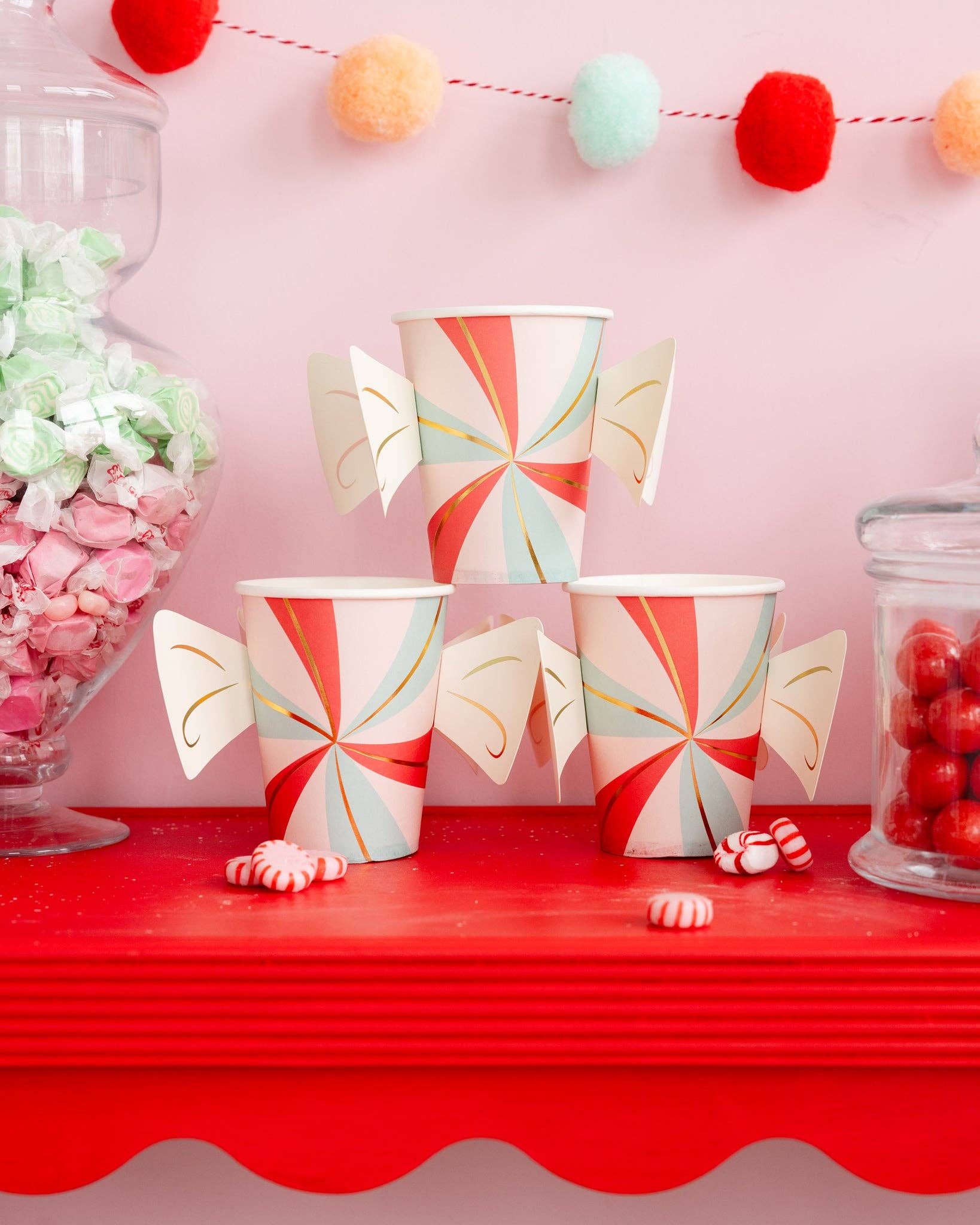 Candy Cane Lane Handled Paper Party Cups - bubblegum market