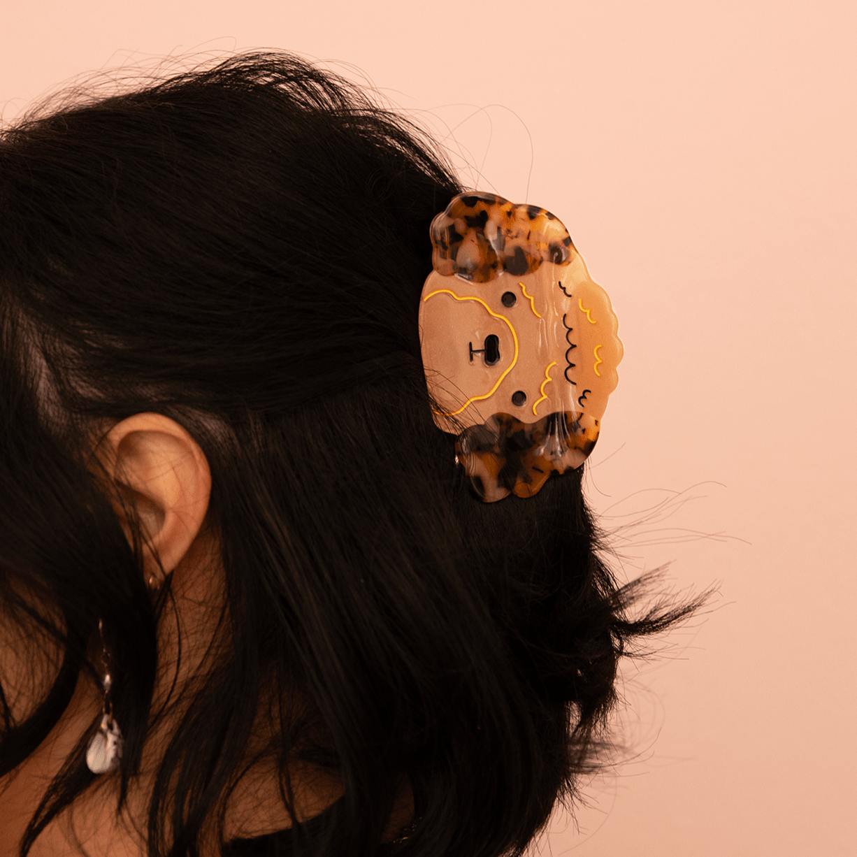 Carmy the Dog Hair Claw - bubblegum market