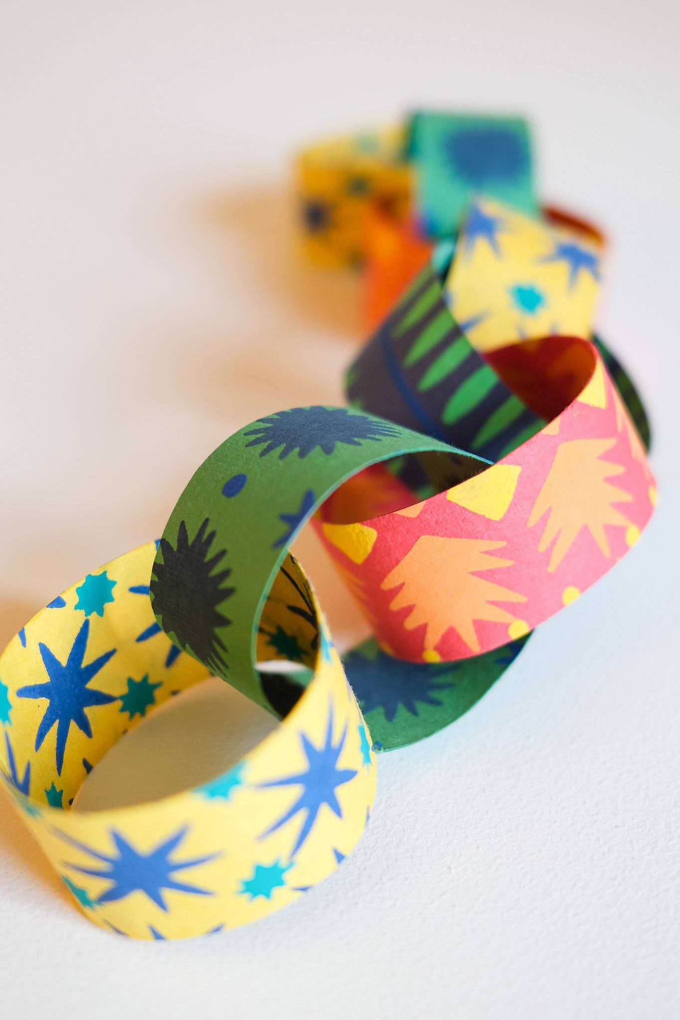Celebration Multicolored Paper Chain Kit - bubblegum market