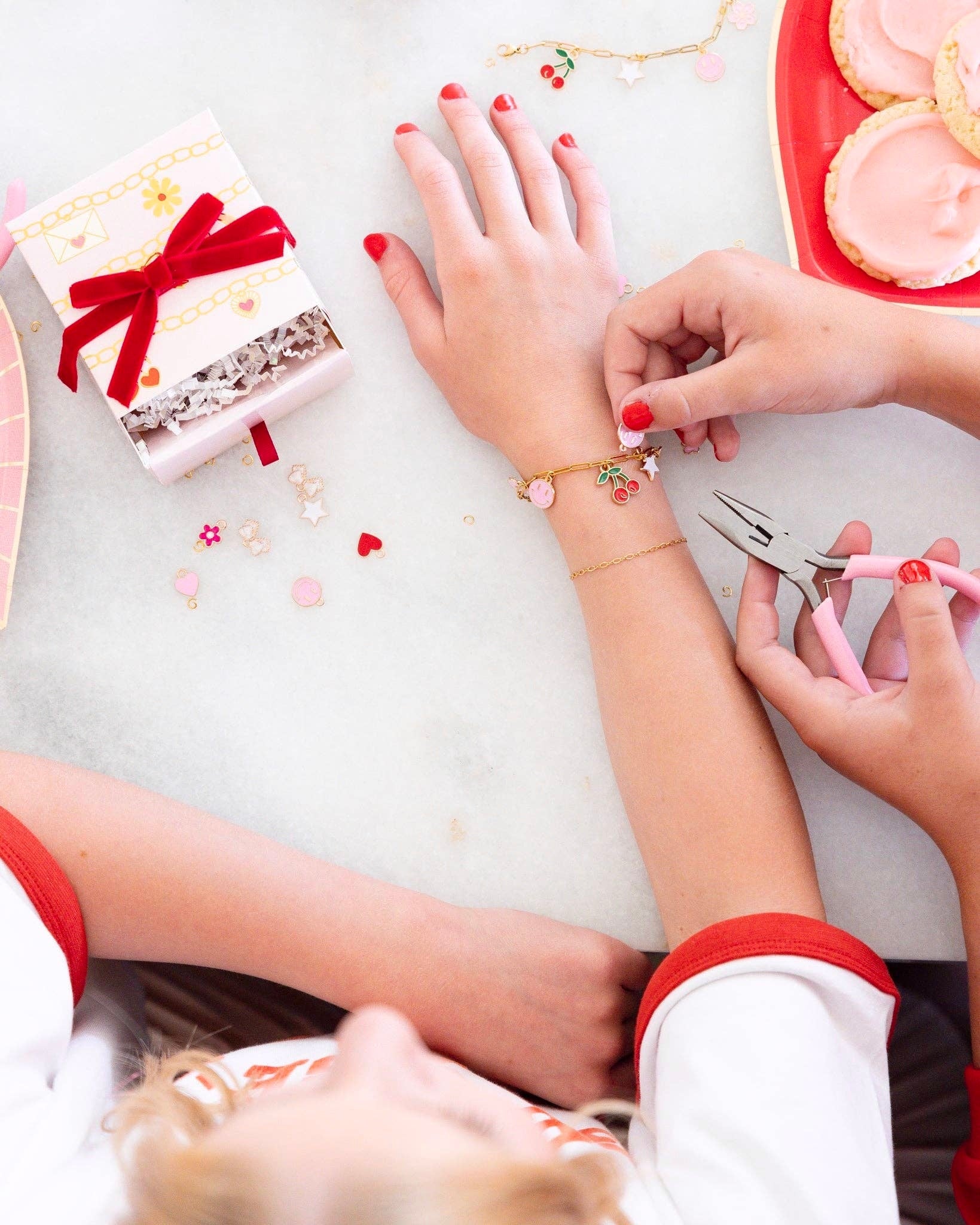 CHARMED DIY Valentine Charm Bracelet Kit (3ct) - bubblegum market