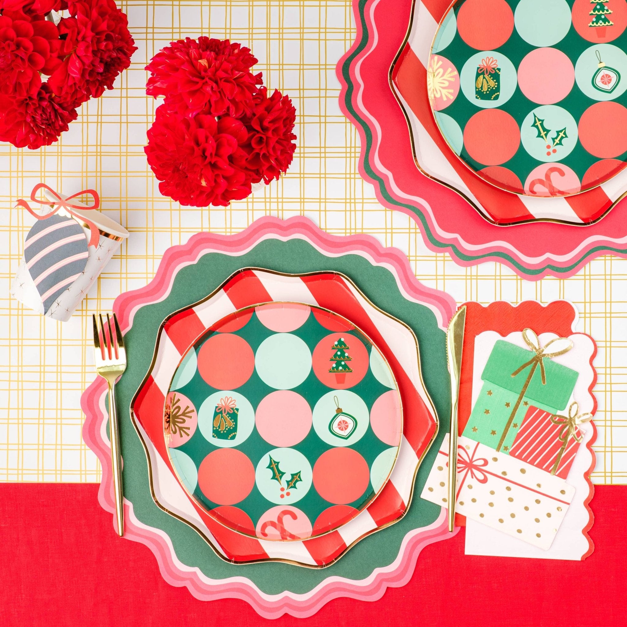 Circles Christmas Party Paper Dessert Plates 8.5" - bubblegum market