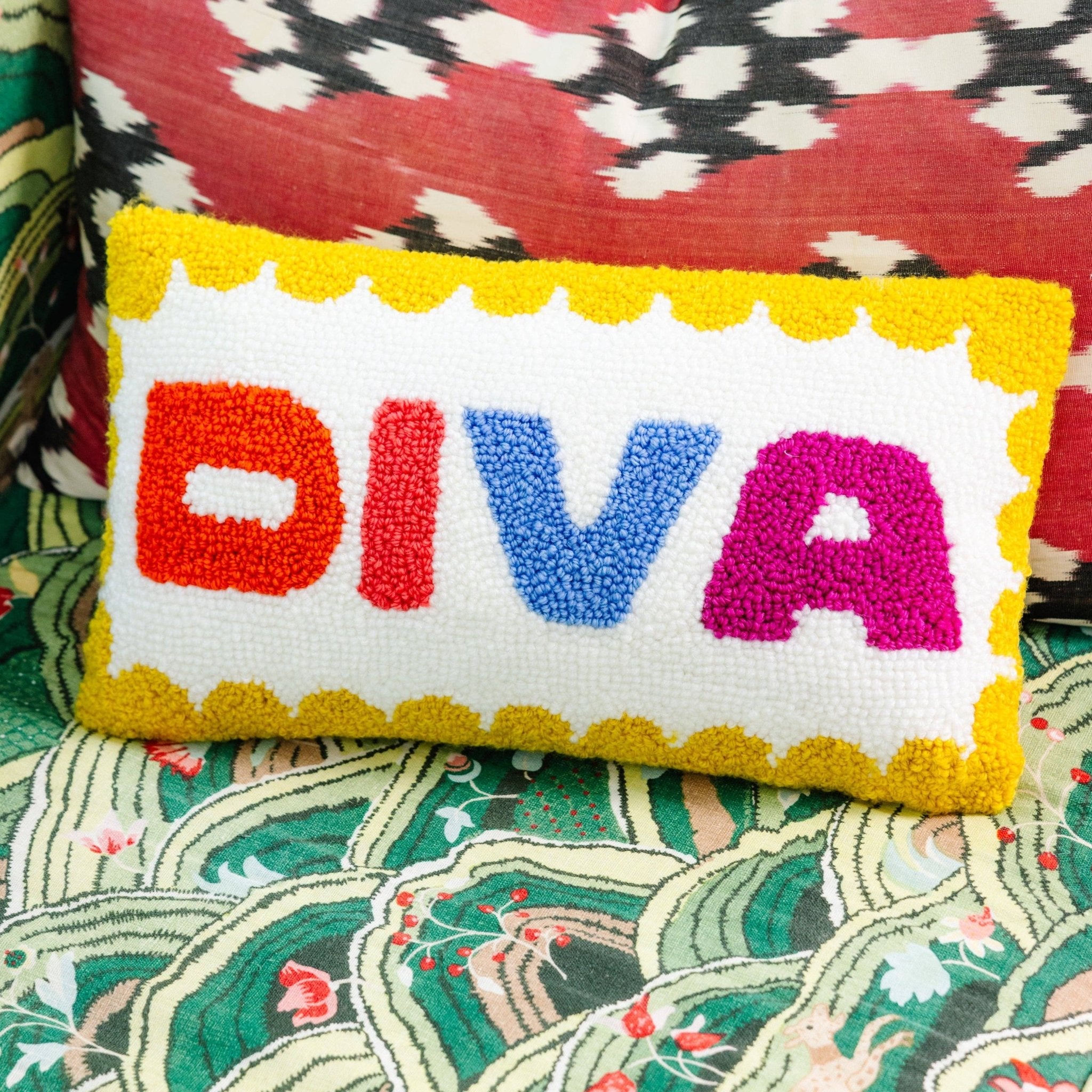 Diva Pillow - bubblegum market
