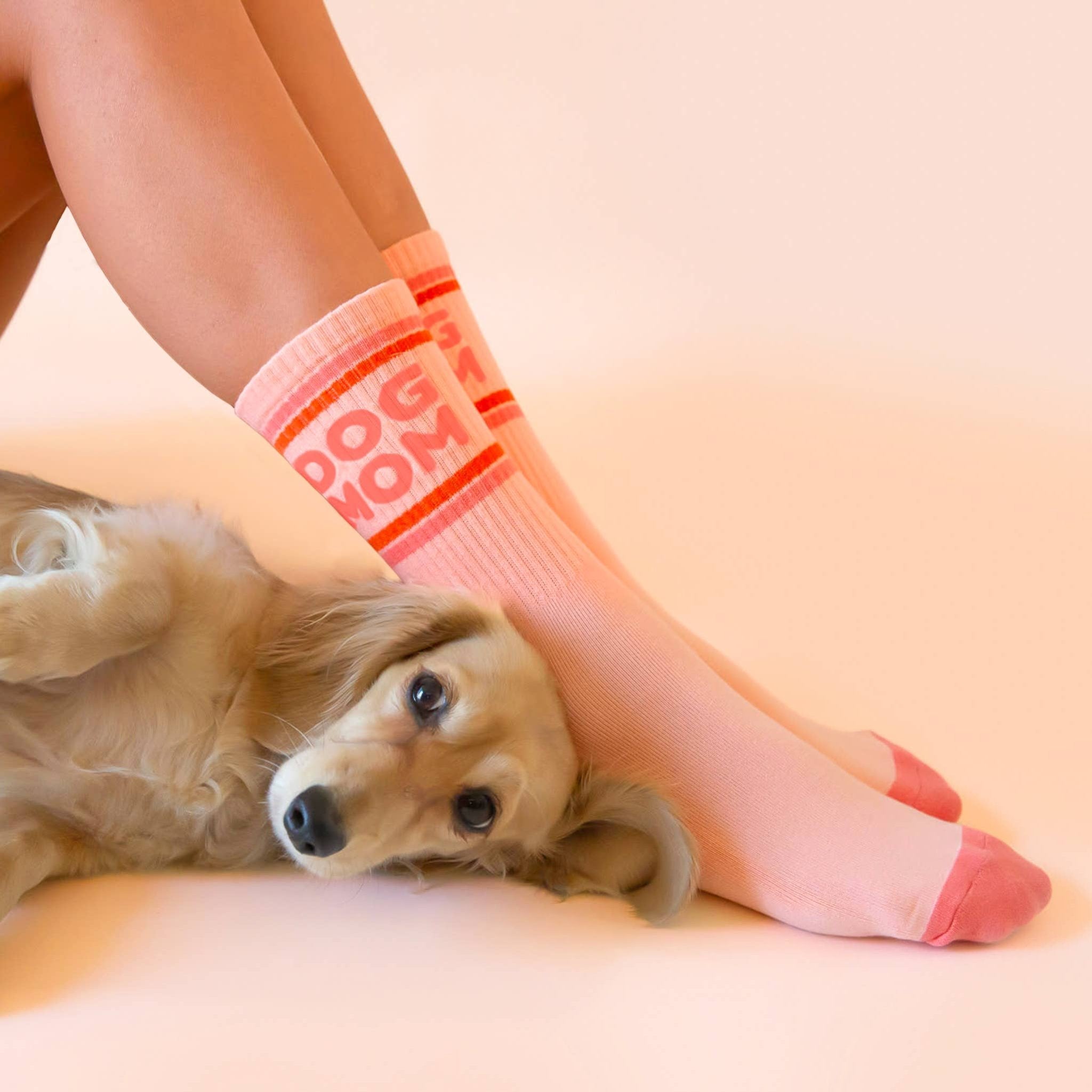 DOG MOM Ribbed Crew Socks - bubblegum market