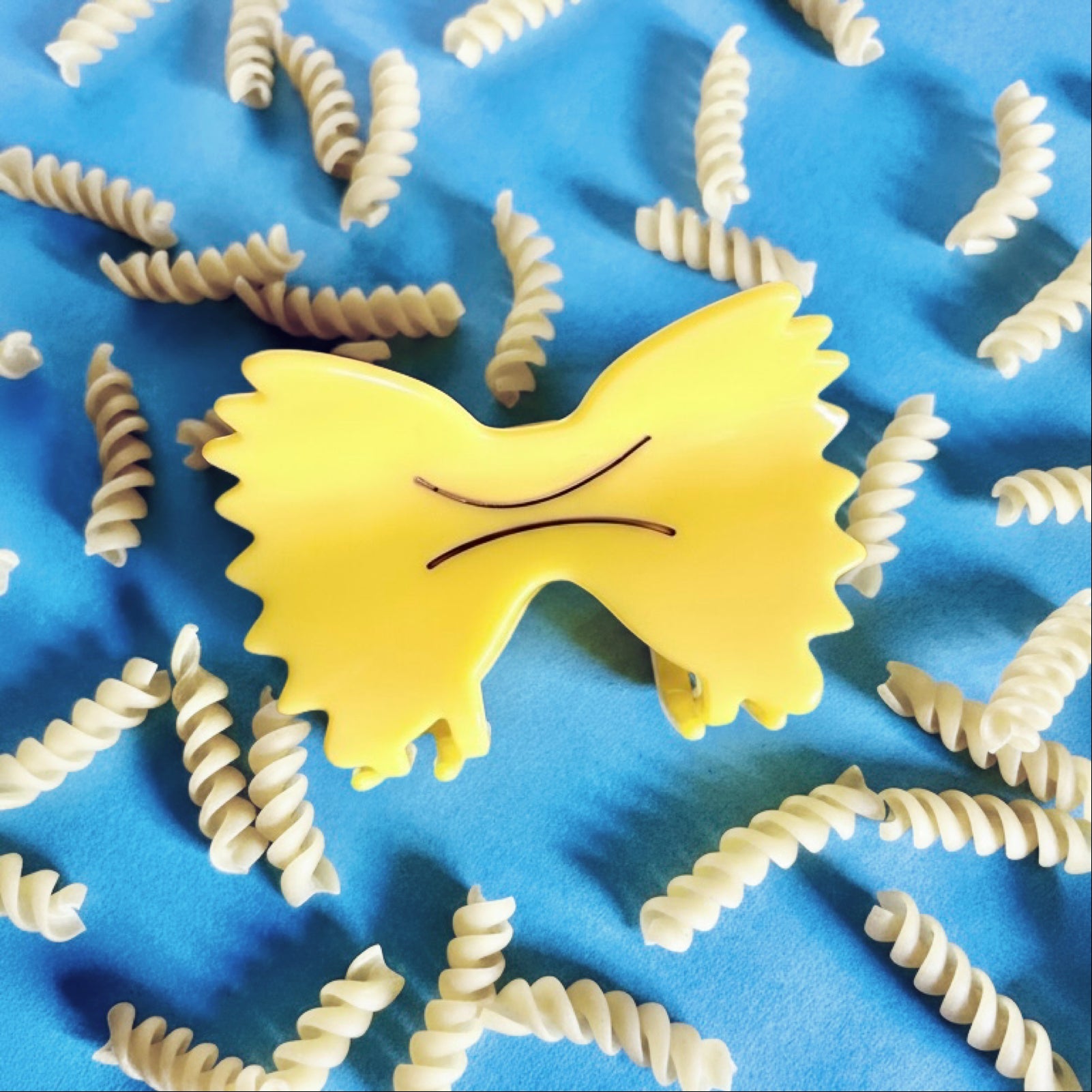 Farfalle Pasta Hair Claw - bubblegum market