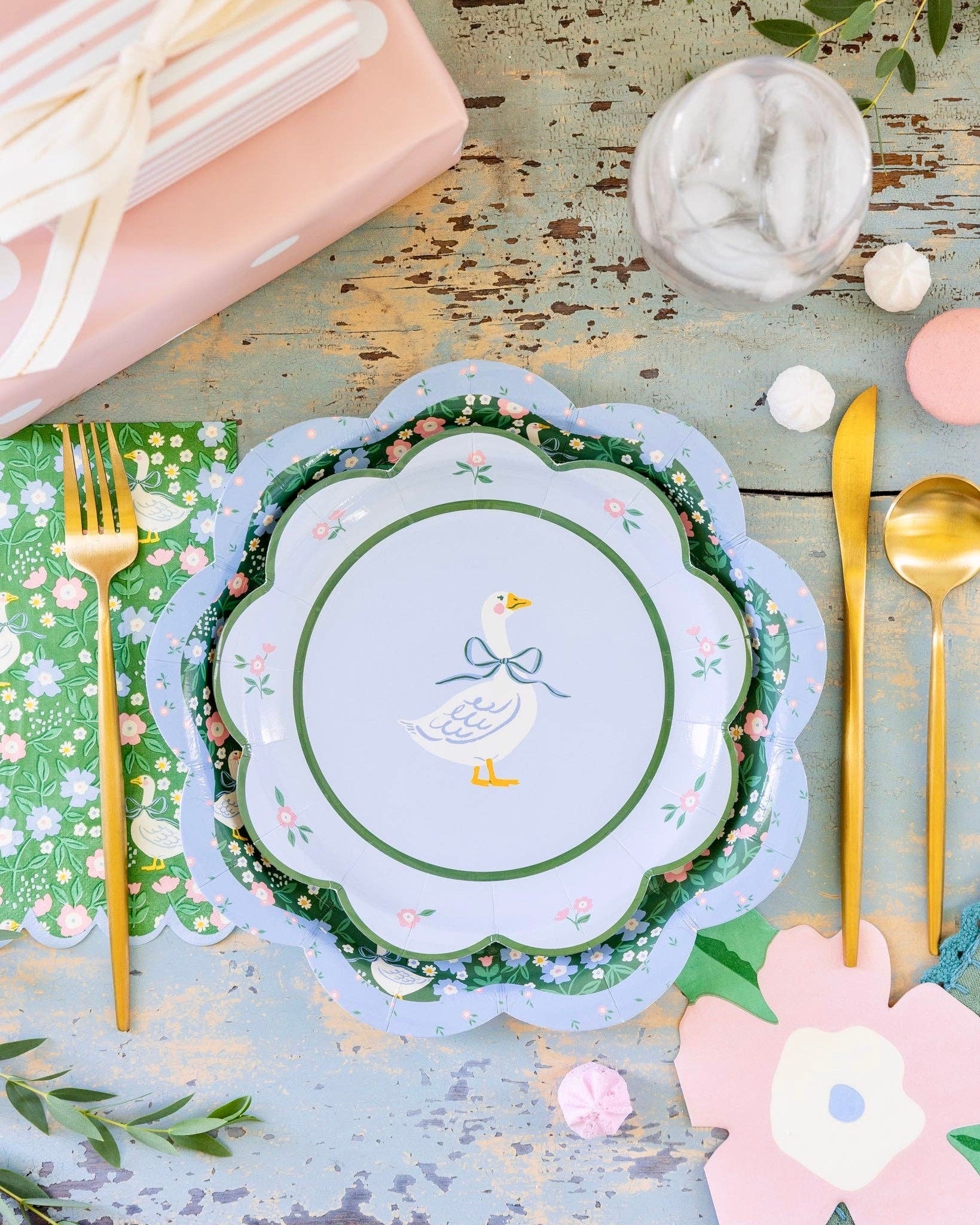 Goose Paper Plates 8" - bubblegum market