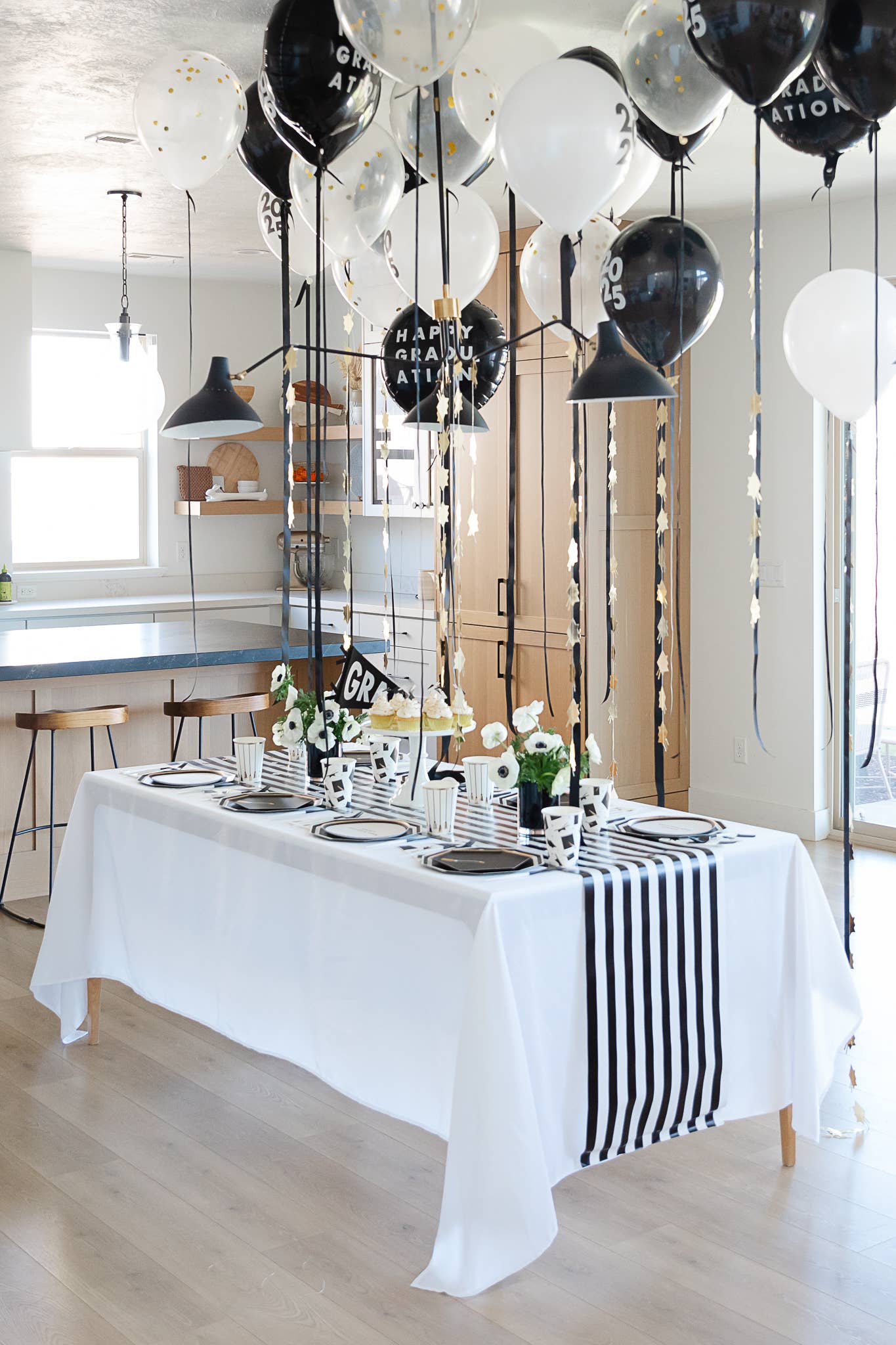 Graduation Hat Garland - bubblegum market