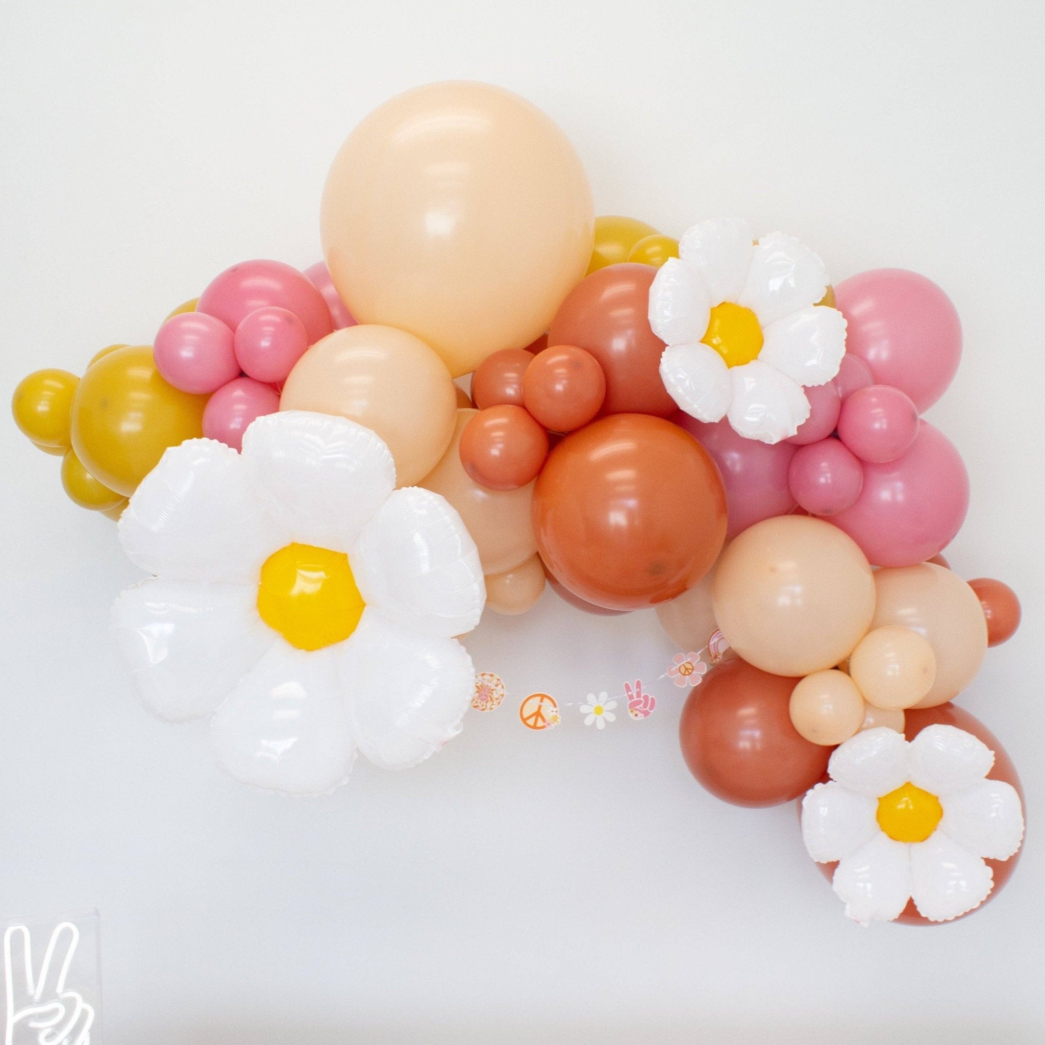 Groovy Daisy Flower Balloon 18" - bubblegum market