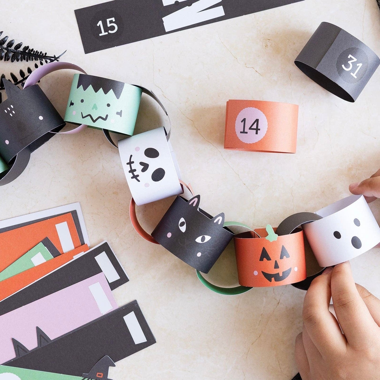 Halloween Countdown Paper Chain - bubblegum market