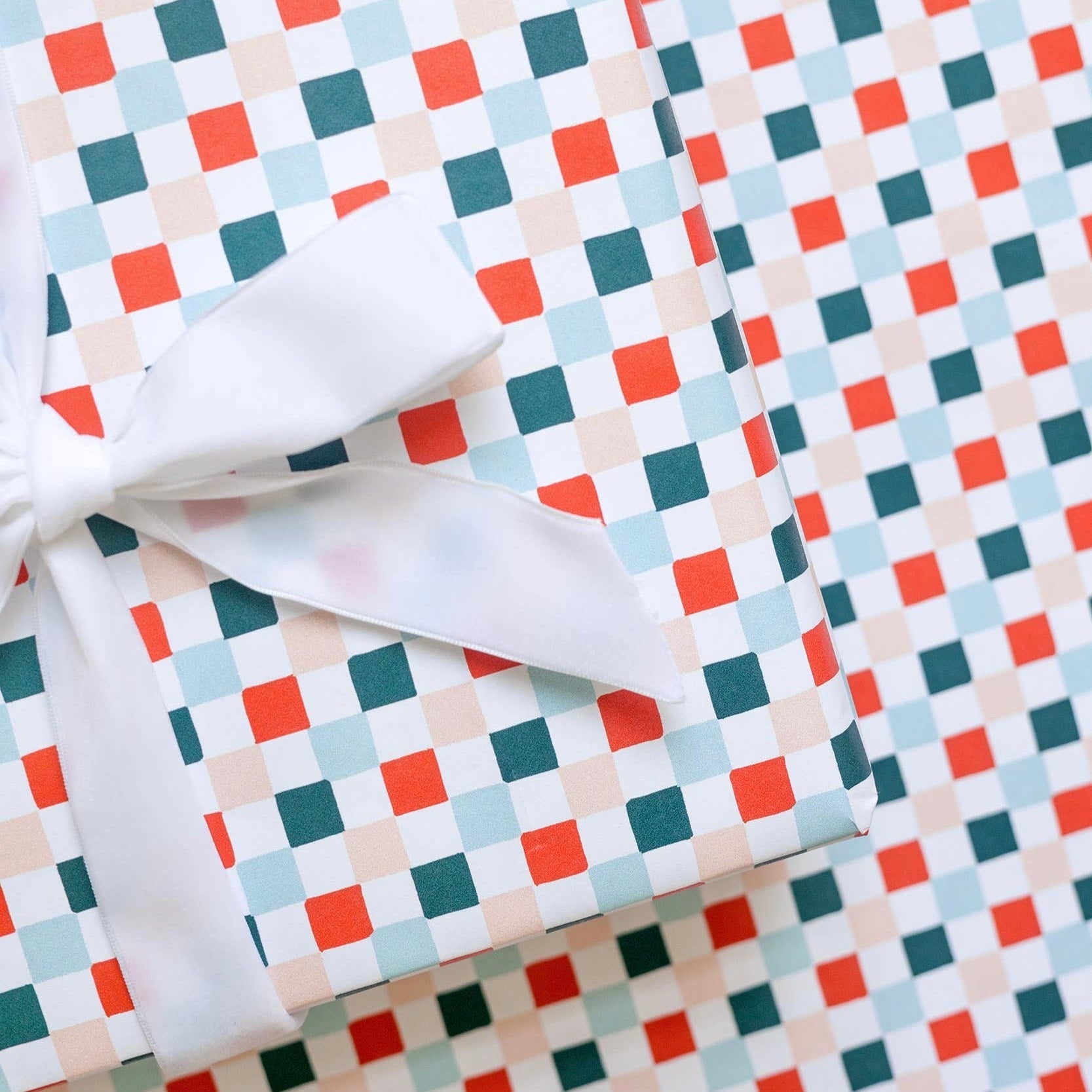 Holiday Checkered Wrapping Paper Continuous 10ft Roll - bubblegum market