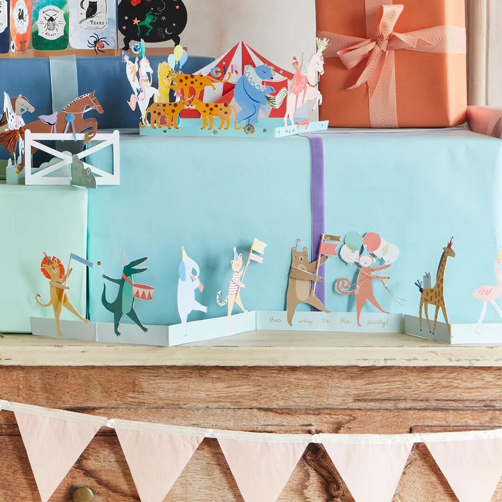 meri-meri-party-animal-parade-birthday-card-decoration-styled