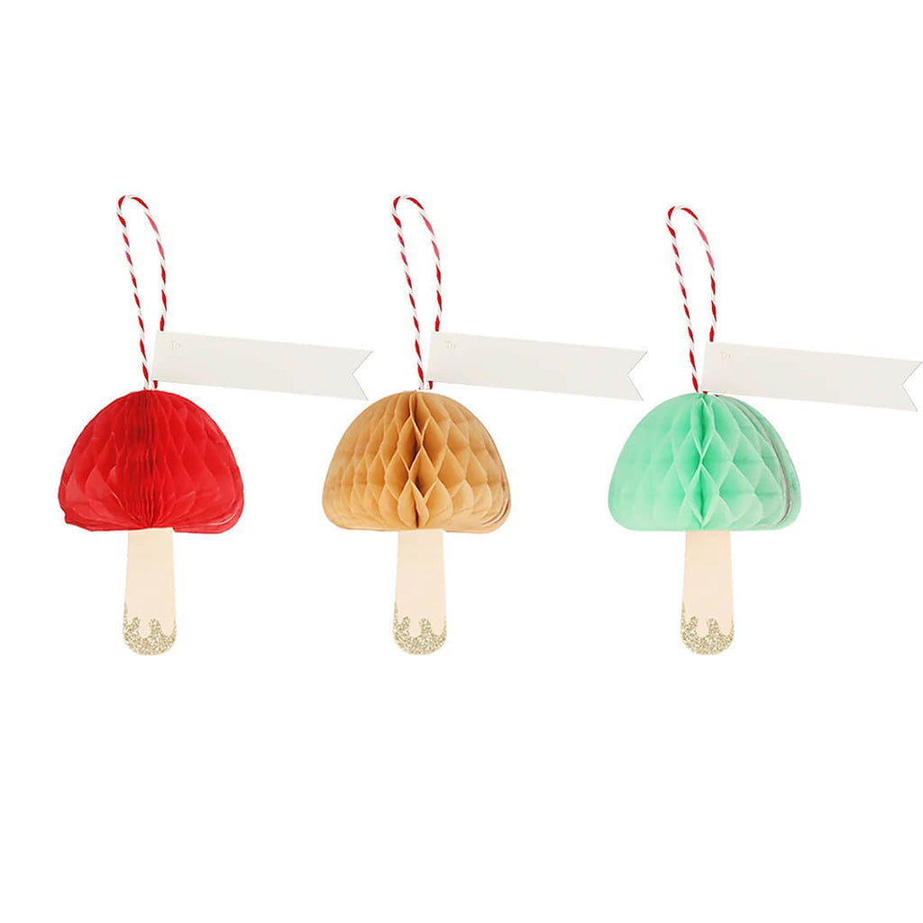 meri-meri-party-honeycomb-mushroom-decorative-hangtags-decoration-hang-tags-red-mint-tan-brown