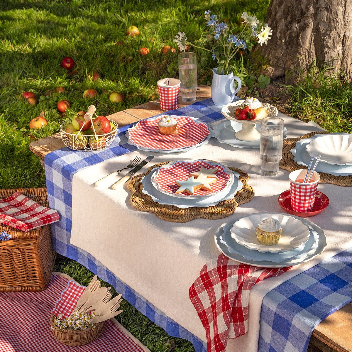 Meri Meri Party Red Gingham Dinner Plates 10.5" - bubblegum market