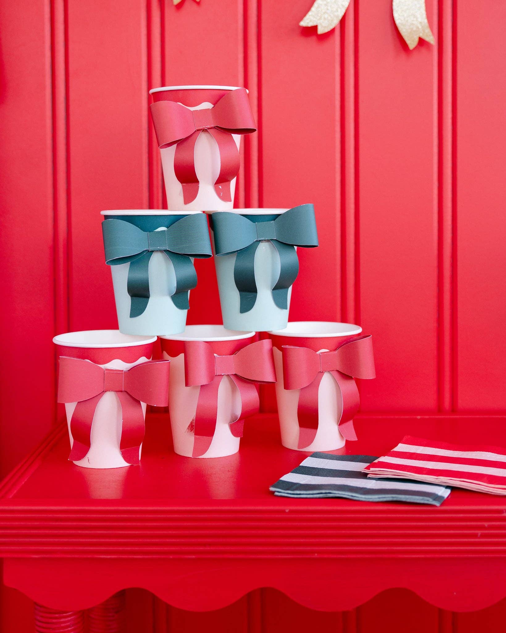 Red & Pink Bow Paper Cups - bubblegum market