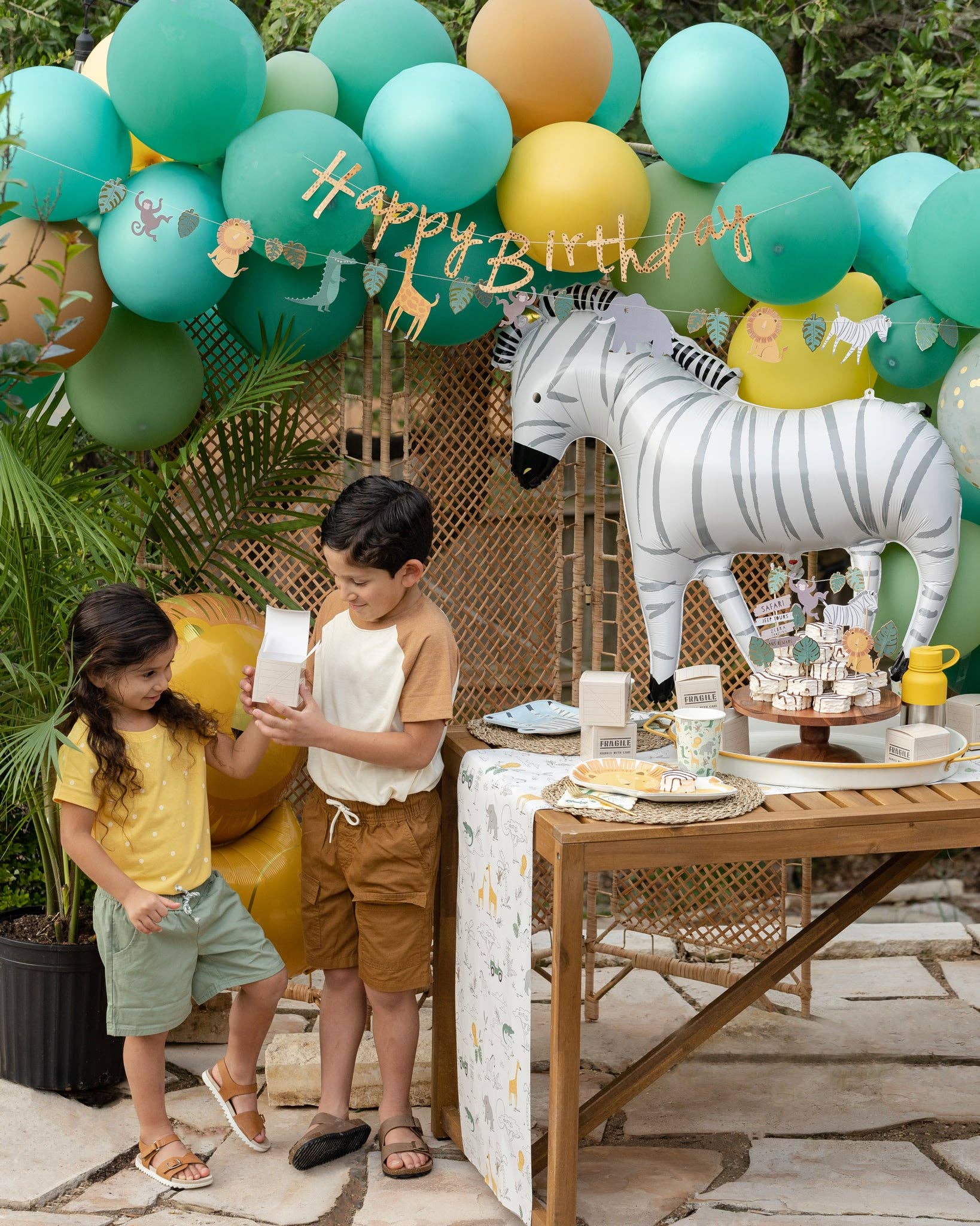 Safari Cargo Box Treat Boxes - bubblegum market