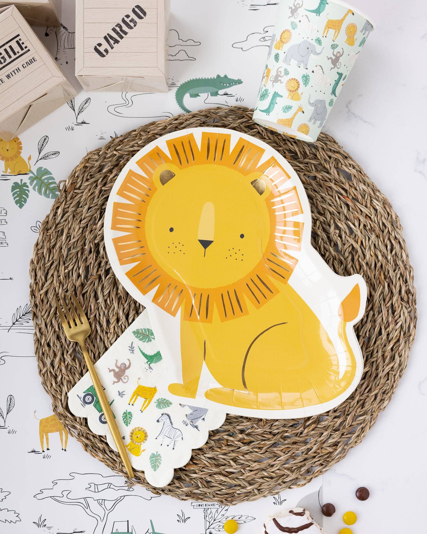 Safari Lion - Shaped Paper Plates 11" - bubblegum market