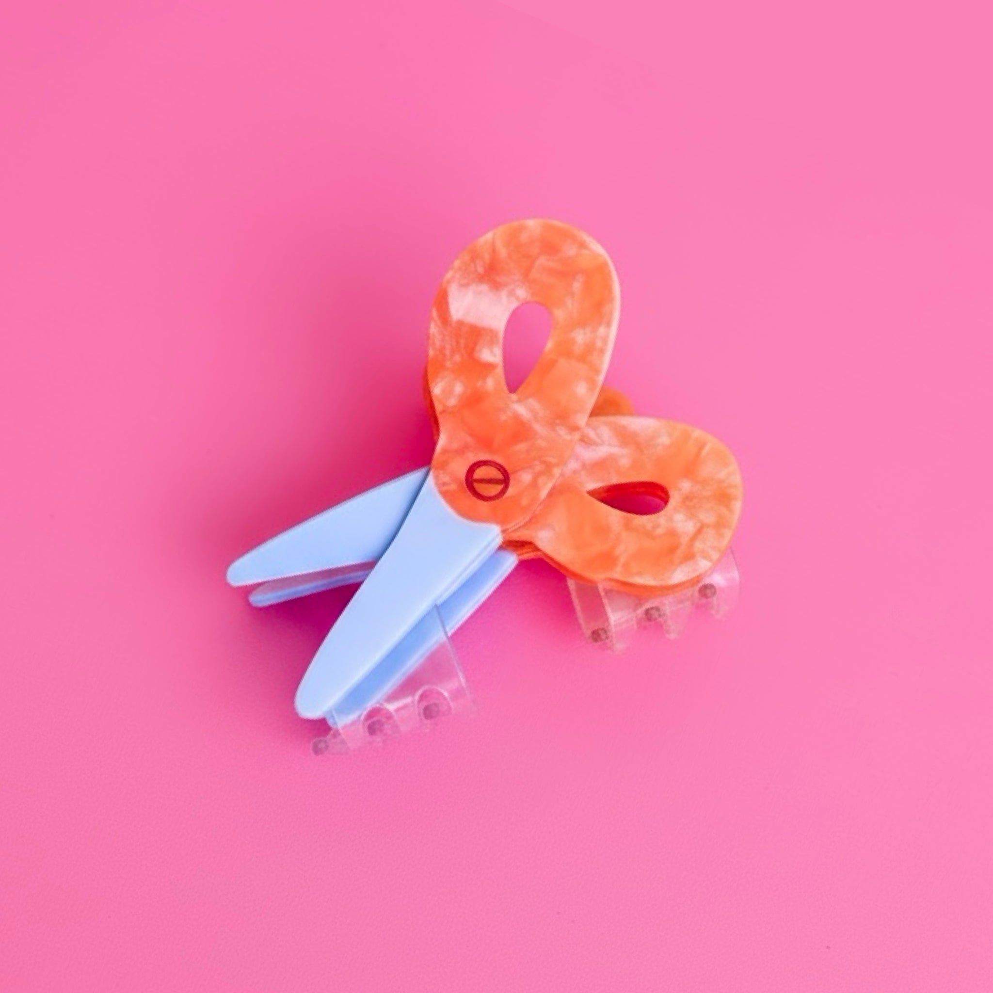 Scissors Hair Claw - bubblegum market