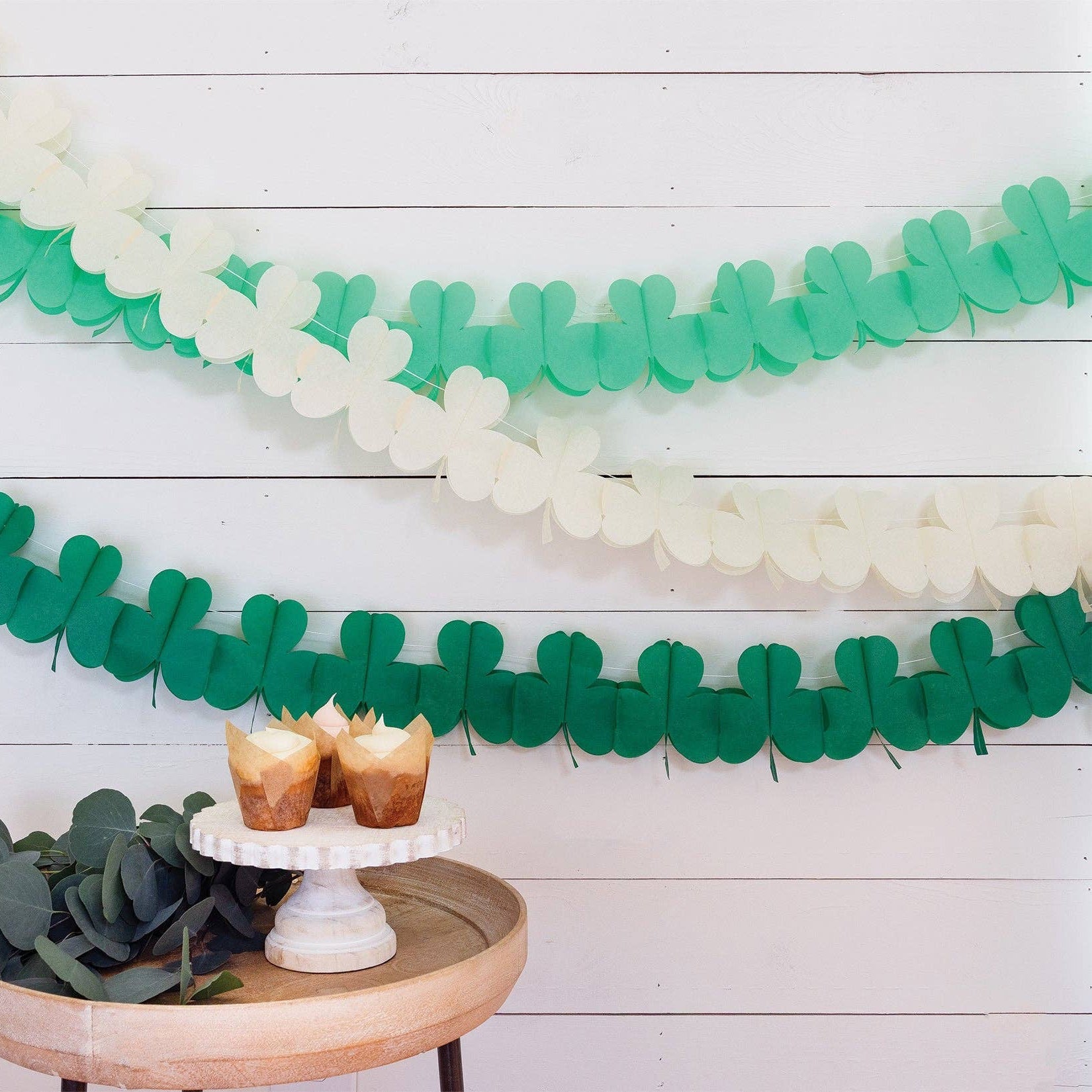 Shamrock Crepe Paper Banner Set - bubblegum market