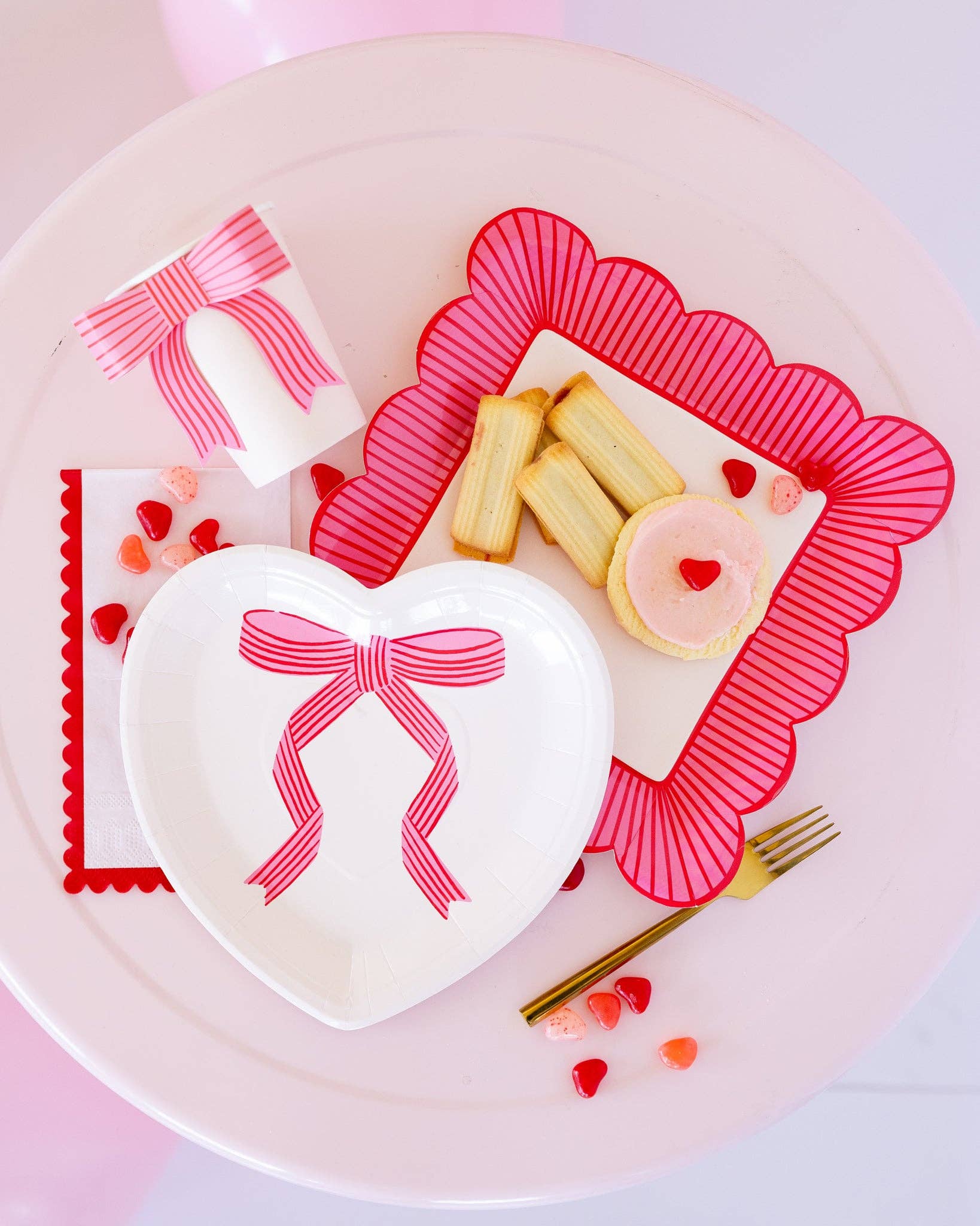 Tied Bow Heart Plates 9" - bubblegum market