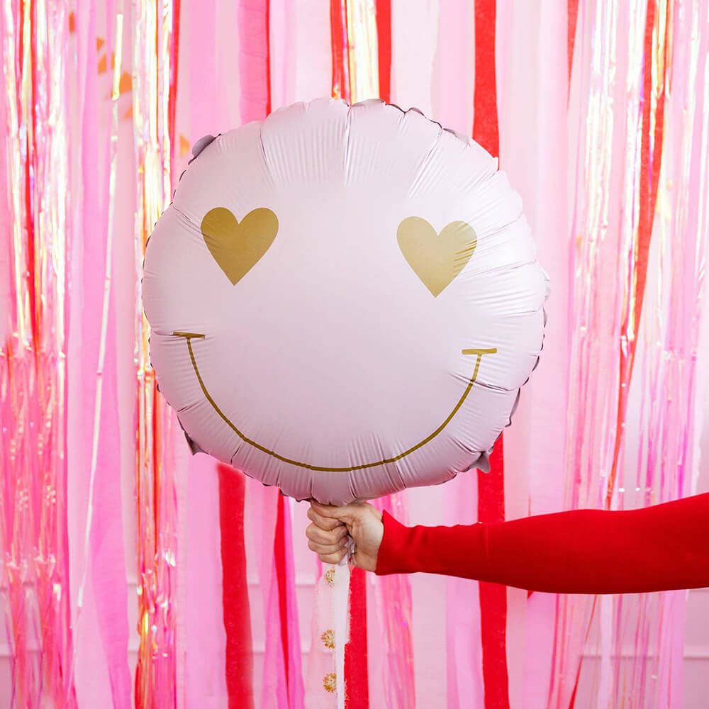 valentines-day-pink-smiley-love-balloon-styled