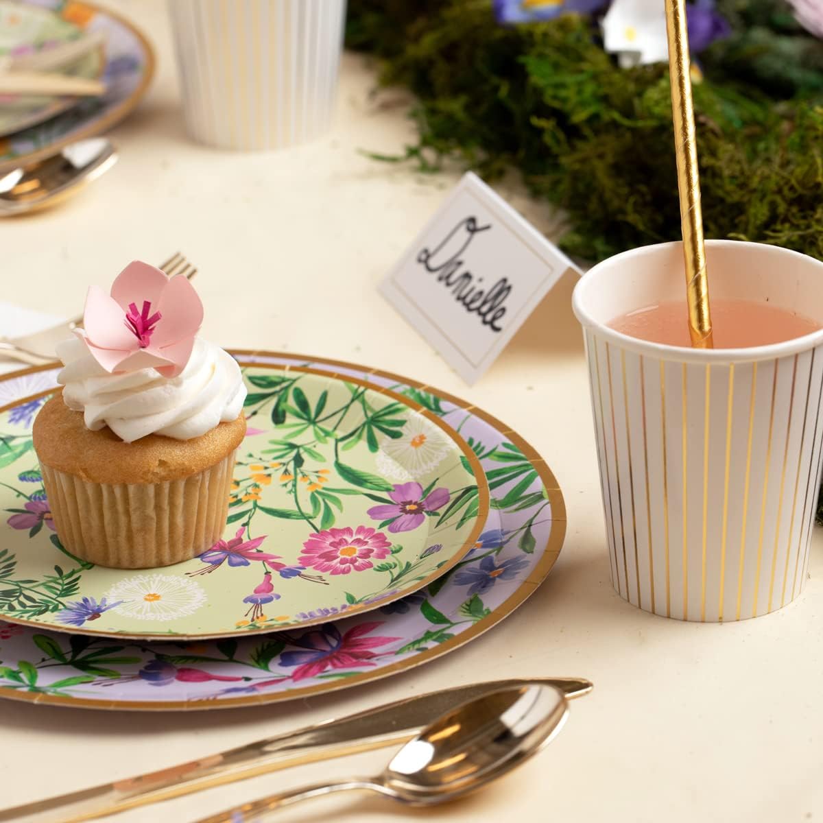 Wildflowers Small Plates 7.25" - bubblegum market