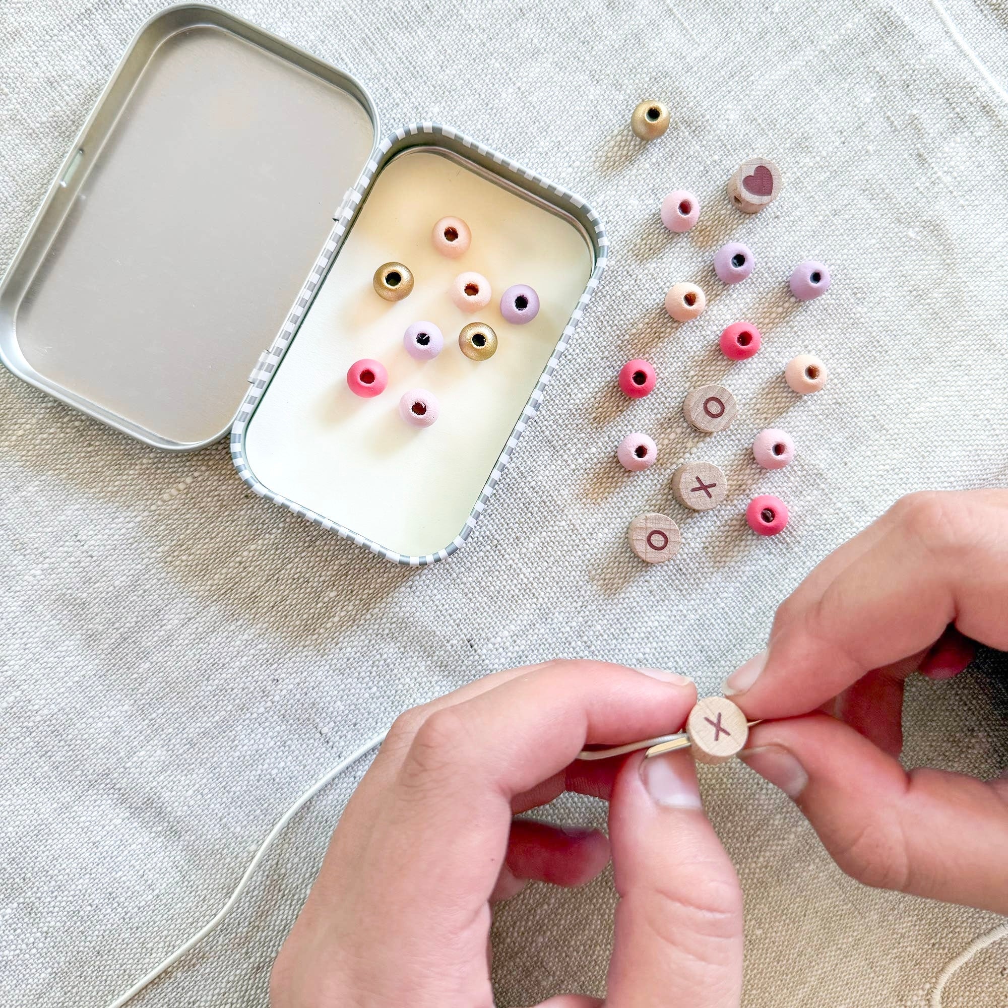 XOXO Friendship Bracelet Gift Kit - bubblegum market