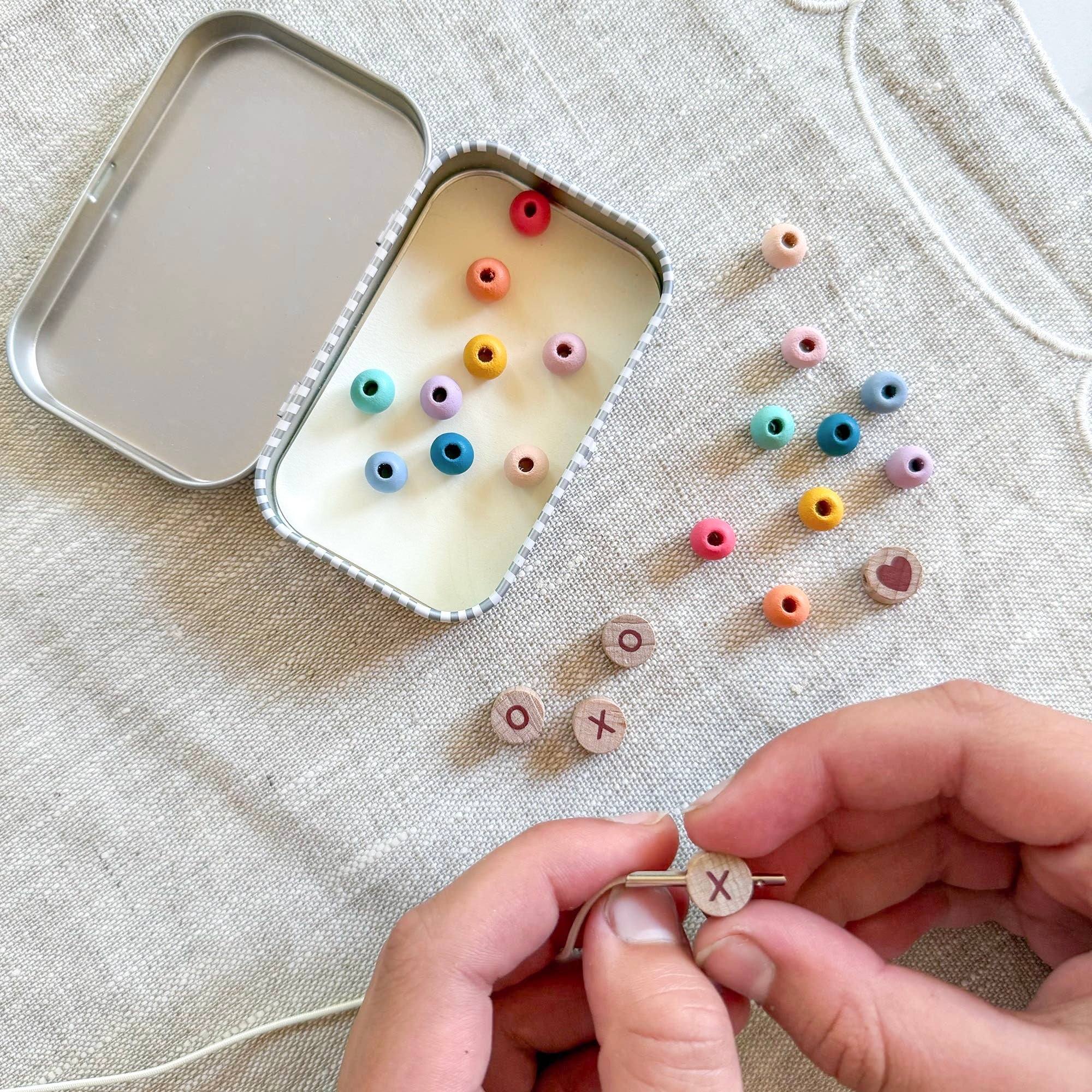 XOXO Friendship Bracelet Gift Kit - bubblegum market