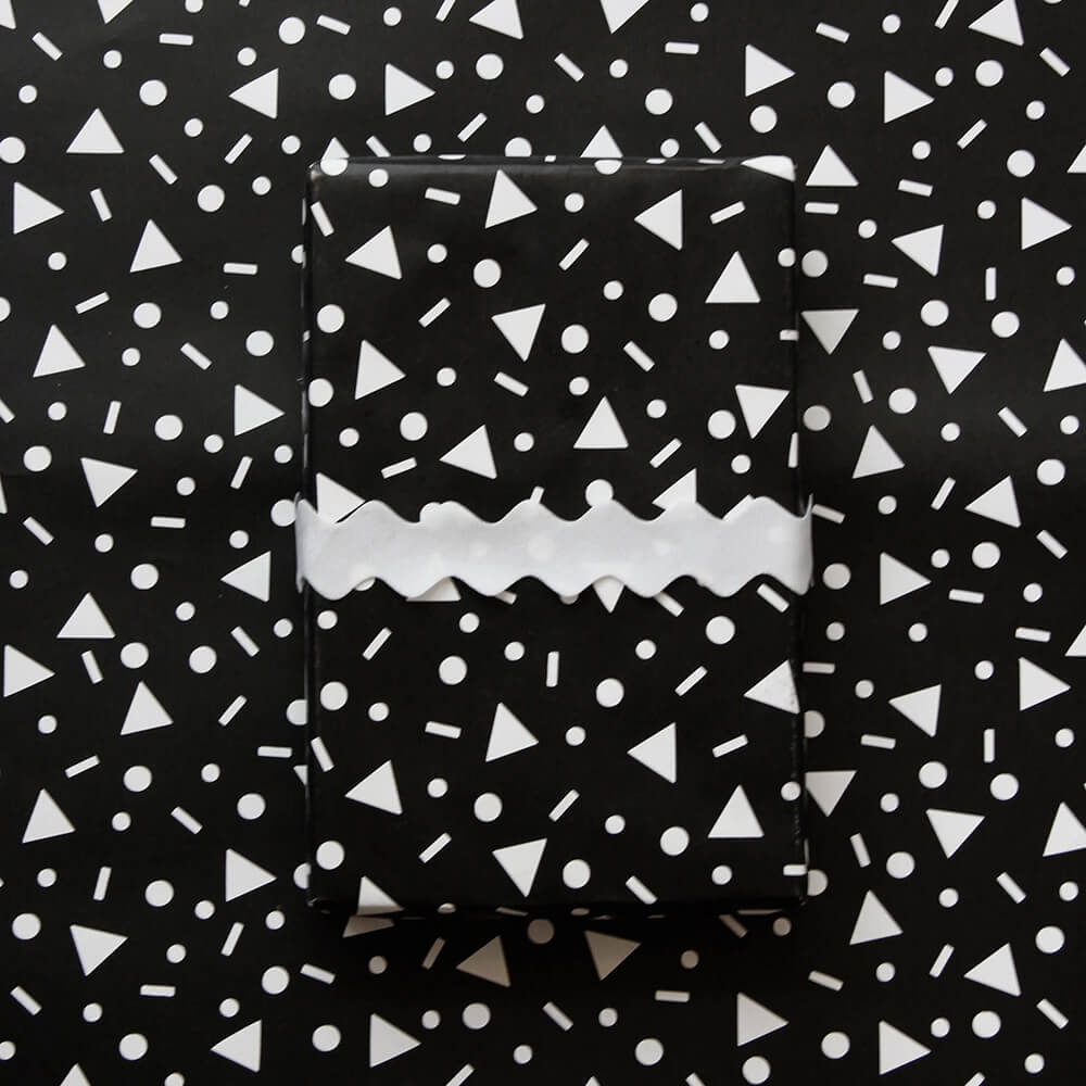 bash-party-goods-black-white-confetti-wrapping-paper-gift-wrap