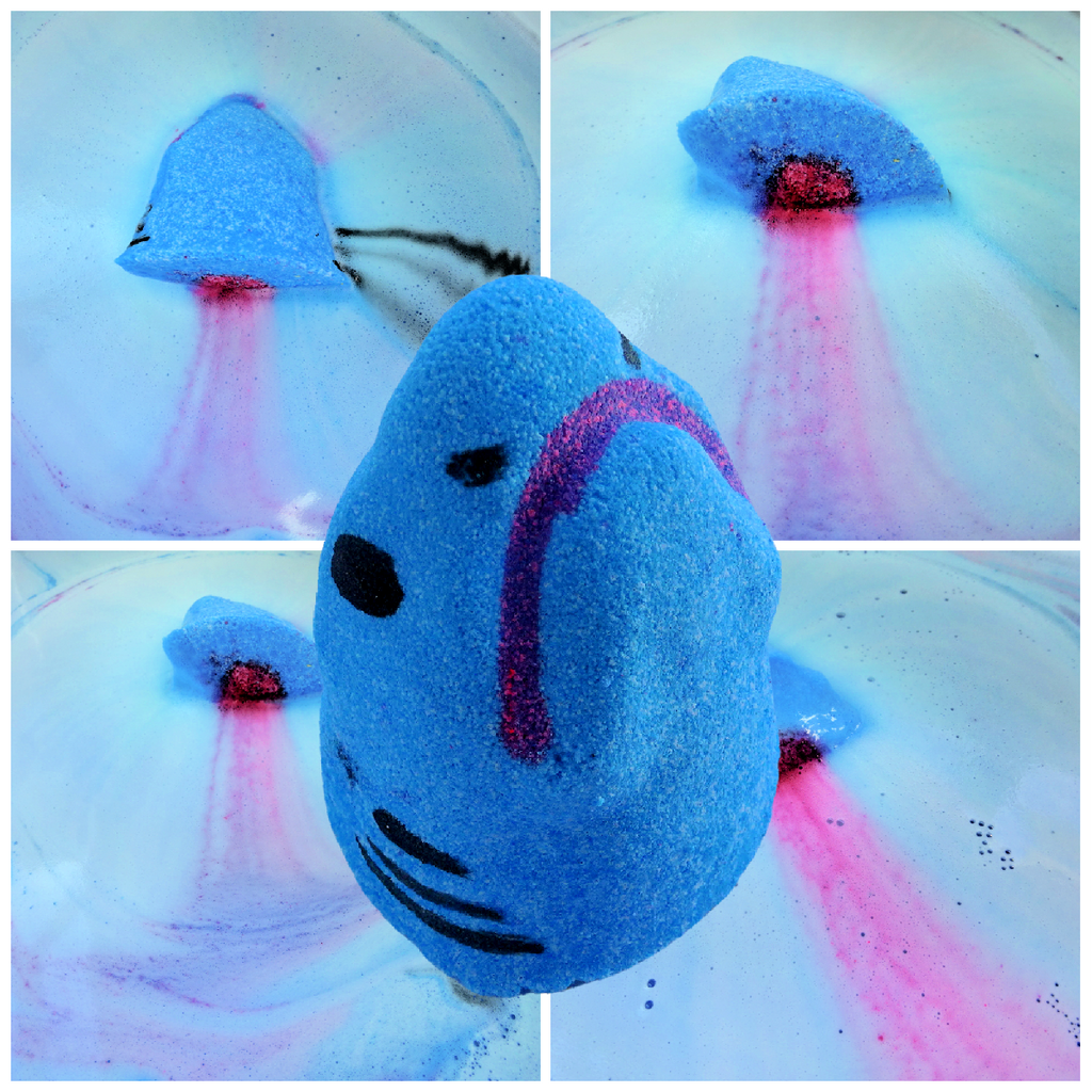 Color-Streaming Shark Bath Bomb